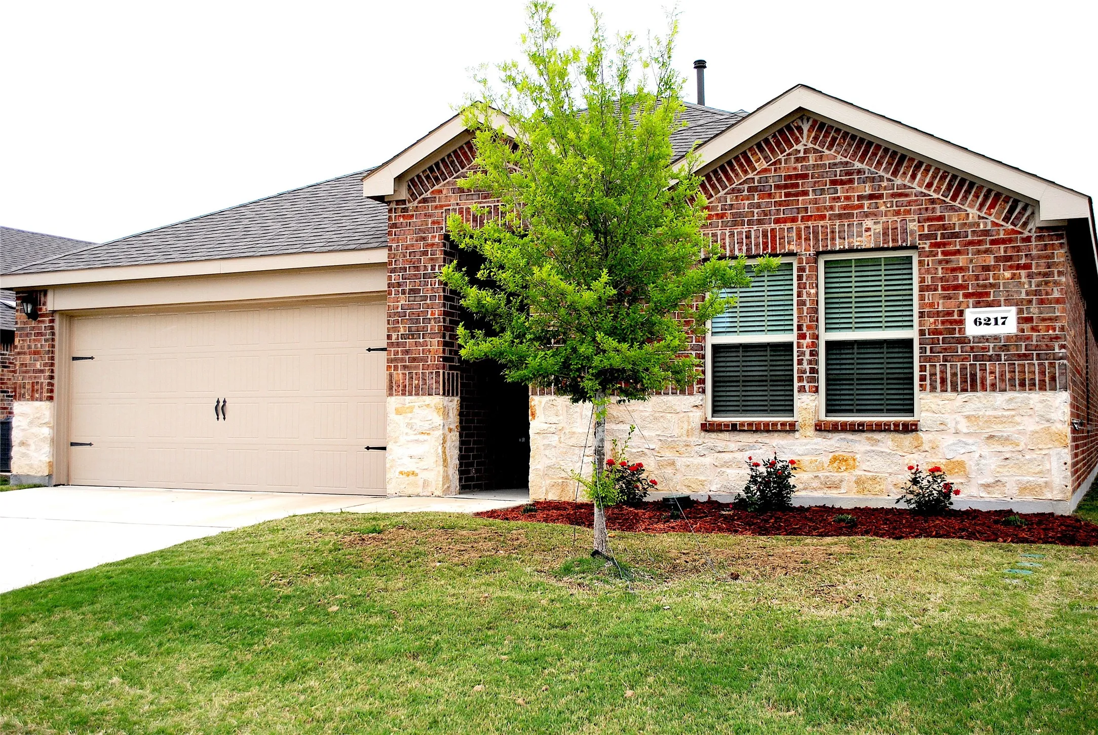 Single Family Residence For Rent in Denton County , 6217 Bracken Drive, Celina, Texas 76227, 4 Bedroom, 2 Bathroom, 2 Garage spaces, 2,124 Sqft, built in 2021, mls#21397954, Real Estate Agent in Celina, Homes For Rent in Denton county, Homes For Rent in Celina, Realtor in Celina Texas, Real Estate Brokerage Independent Realty Texas, Luminita Cordes Realtor