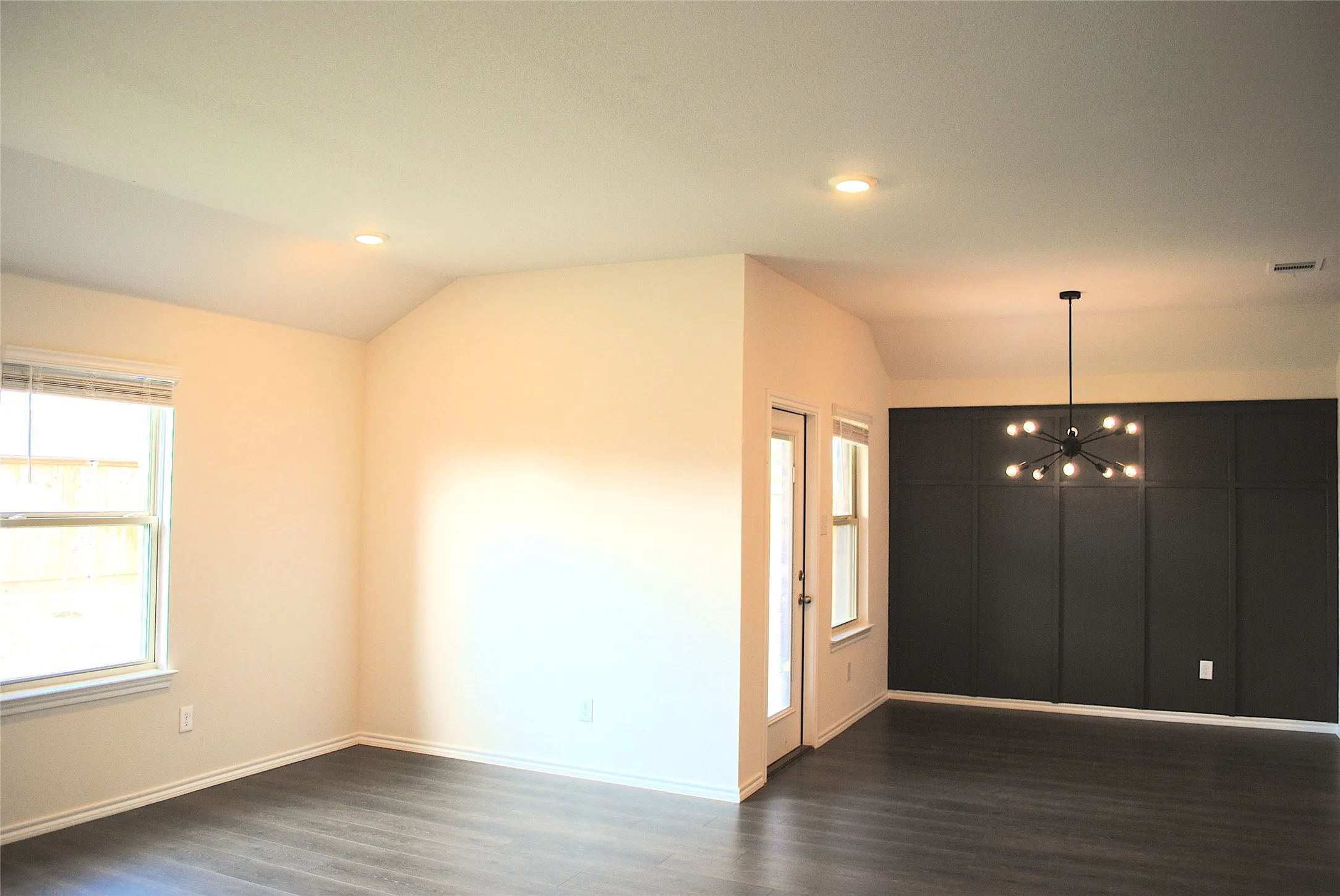 Vaulted ceiling with recessed lighting