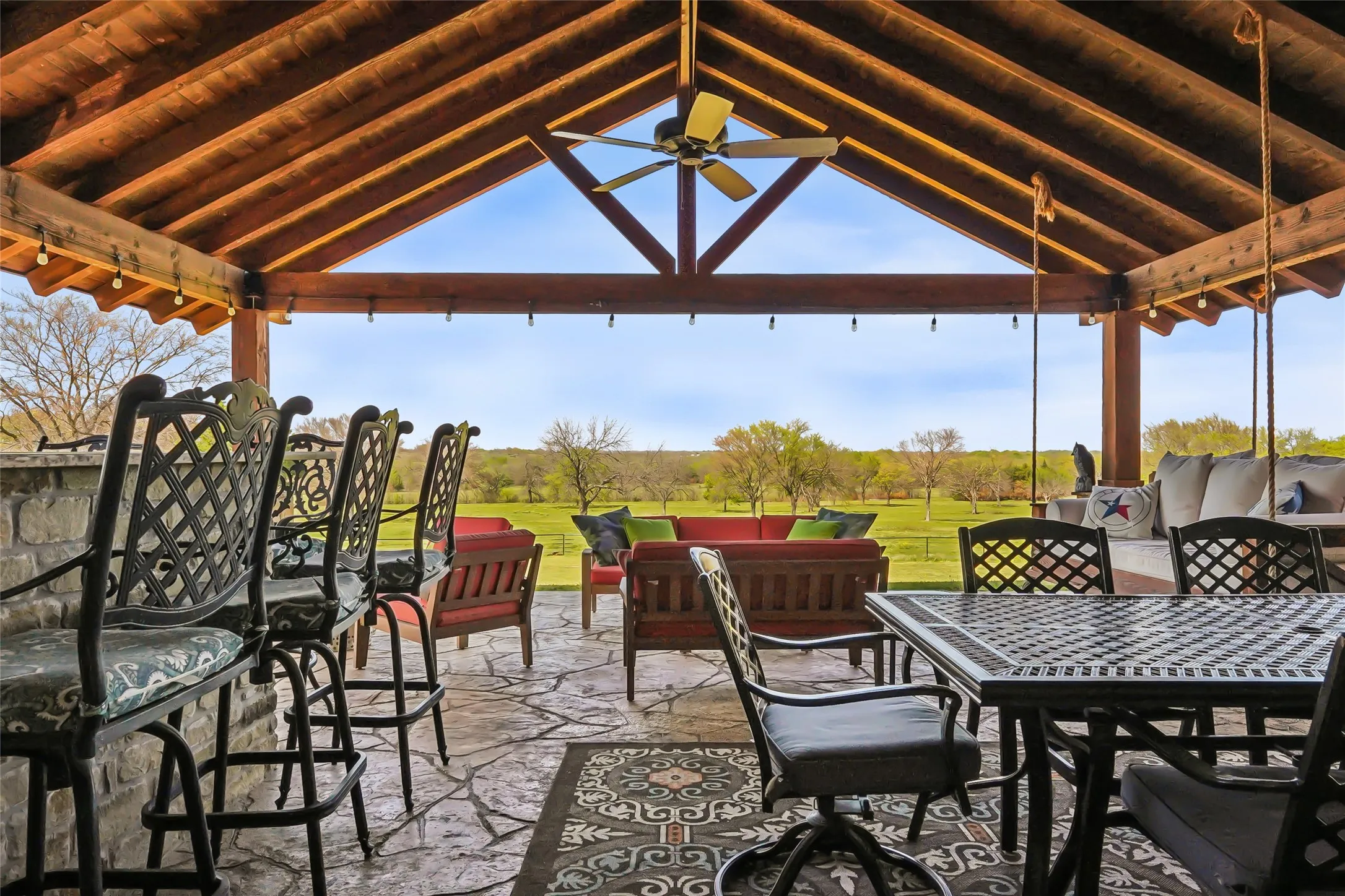 Single Family Residence For Sale in Grayson County , 4517 Old Sherman Road, Whitesboro, Texas 76273, 4 Bedroom, 4 Bathroom, 3 Garage spaces, 4,590 Sqft, built in 1994, mls#21397958, Real Estate Agent in Whitesboro, Homes For Sale in Grayson county, Homes For Sale in Whitesboro, Realtor in Whitesboro Texas, Real Estate Brokerage Independent Realty Texas, Luminita Cordes Realtor
