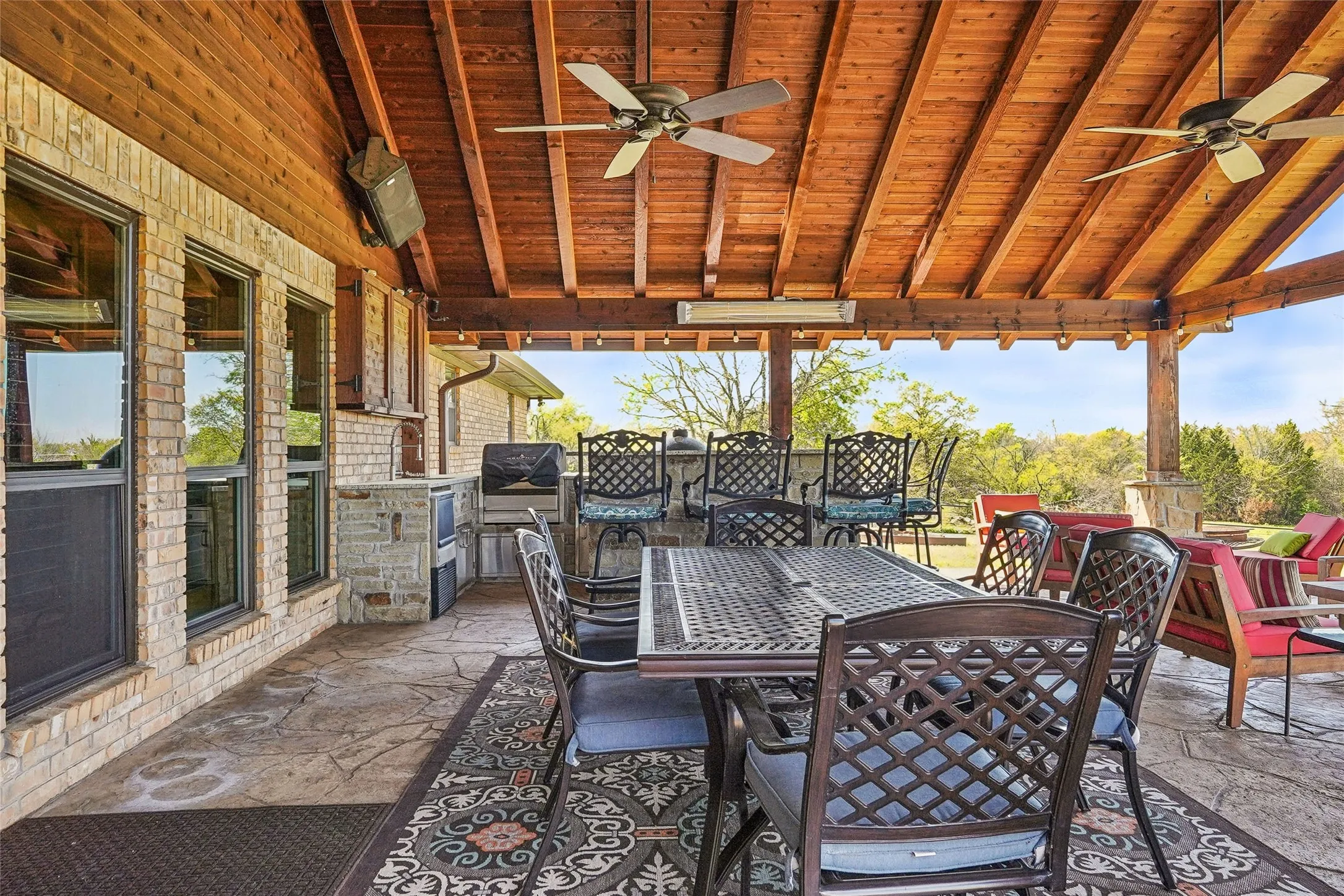 Single Family Residence For Sale in Grayson County , 4517 Old Sherman Road, Whitesboro, Texas 76273, 4 Bedroom, 4 Bathroom, 3 Garage spaces, 4,590 Sqft, built in 1994, mls#21397958, Real Estate Agent in Whitesboro, Homes For Sale in Grayson county, Homes For Sale in Whitesboro, Realtor in Whitesboro Texas, Real Estate Brokerage Independent Realty Texas, Luminita Cordes Realtor