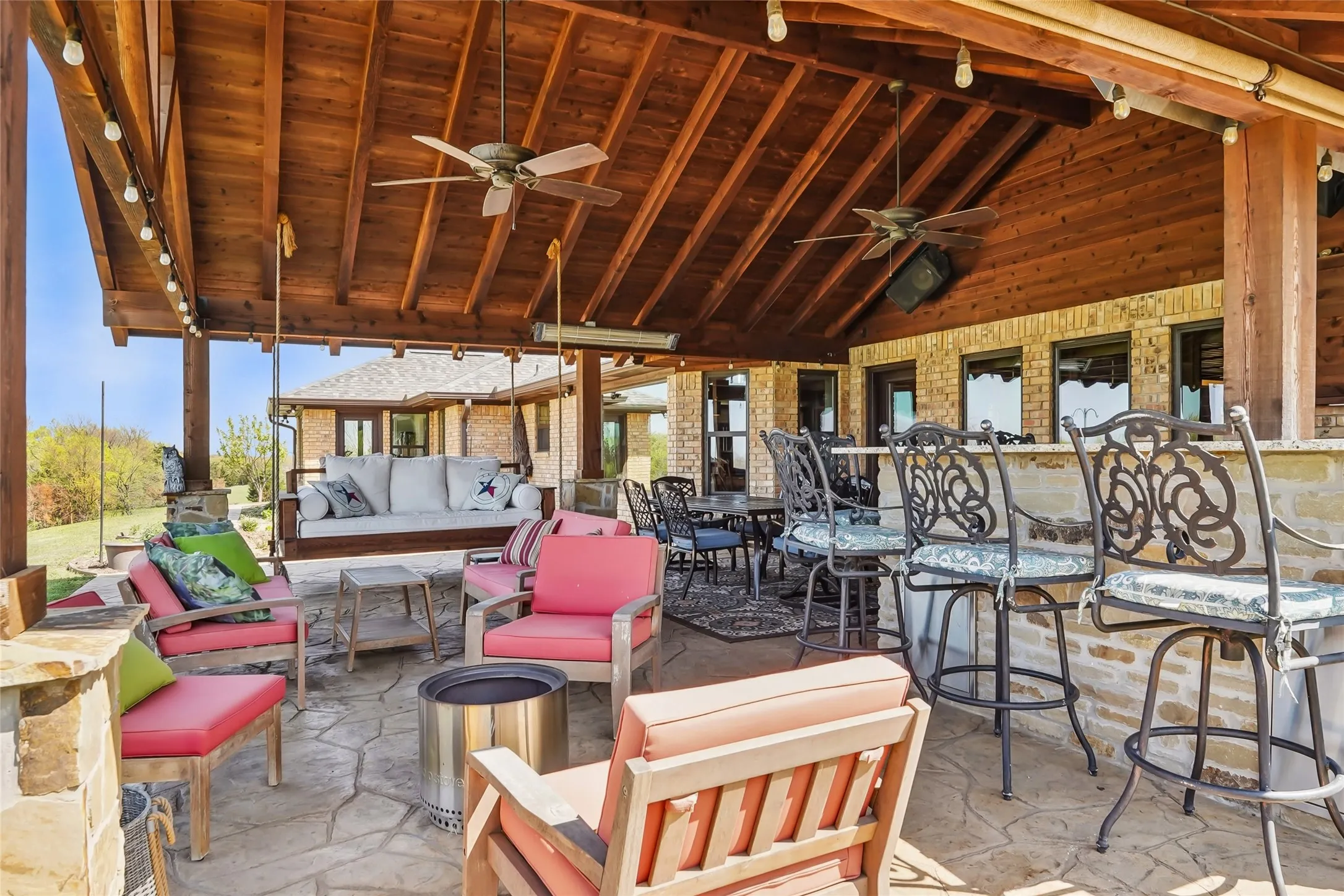 Single Family Residence For Sale in Grayson County , 4517 Old Sherman Road, Whitesboro, Texas 76273, 4 Bedroom, 4 Bathroom, 3 Garage spaces, 4,590 Sqft, built in 1994, mls#21397958, Real Estate Agent in Whitesboro, Homes For Sale in Grayson county, Homes For Sale in Whitesboro, Realtor in Whitesboro Texas, Real Estate Brokerage Independent Realty Texas, Luminita Cordes Realtor