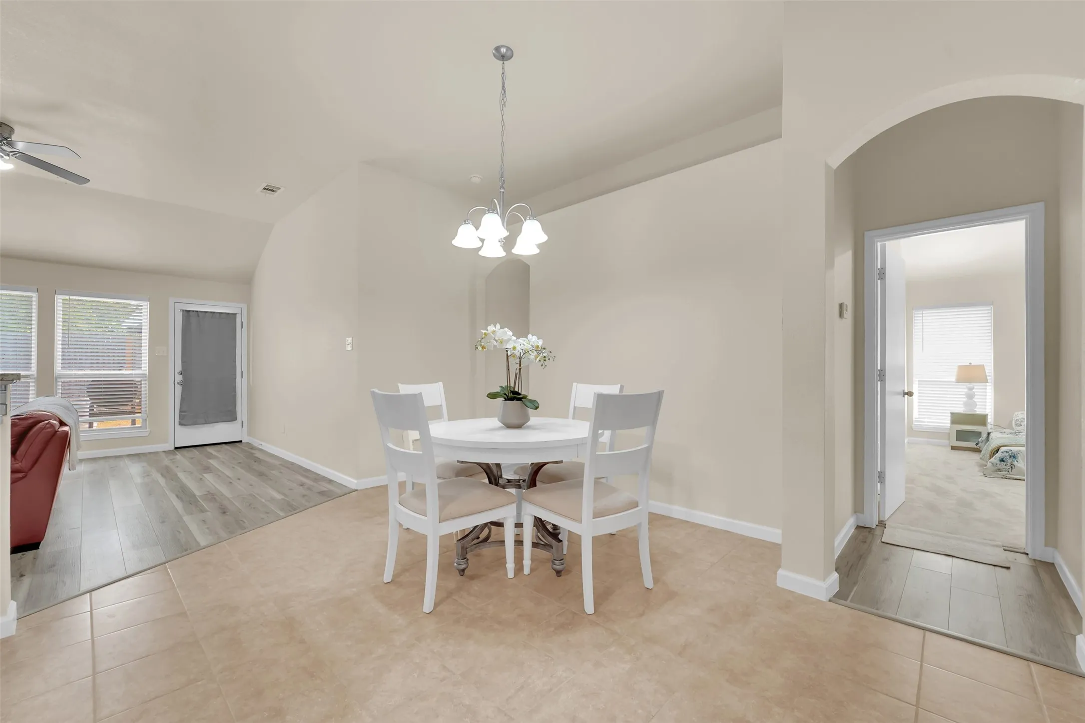 Single Family Residence For Sale in Rockwall County , 1616 Bob Drive, Royse City, Texas 75189, 4 Bedroom, 2 Bathroom, 2 Garage spaces, 1,885 Sqft, built in 2008, mls#21391978, Real Estate Agent in Royse City, Homes For Sale in Rockwall county, Homes For Sale in Royse City, Realtor in Royse City Texas, Real Estate Brokerage Independent Realty Texas, Luminita Cordes Realtor