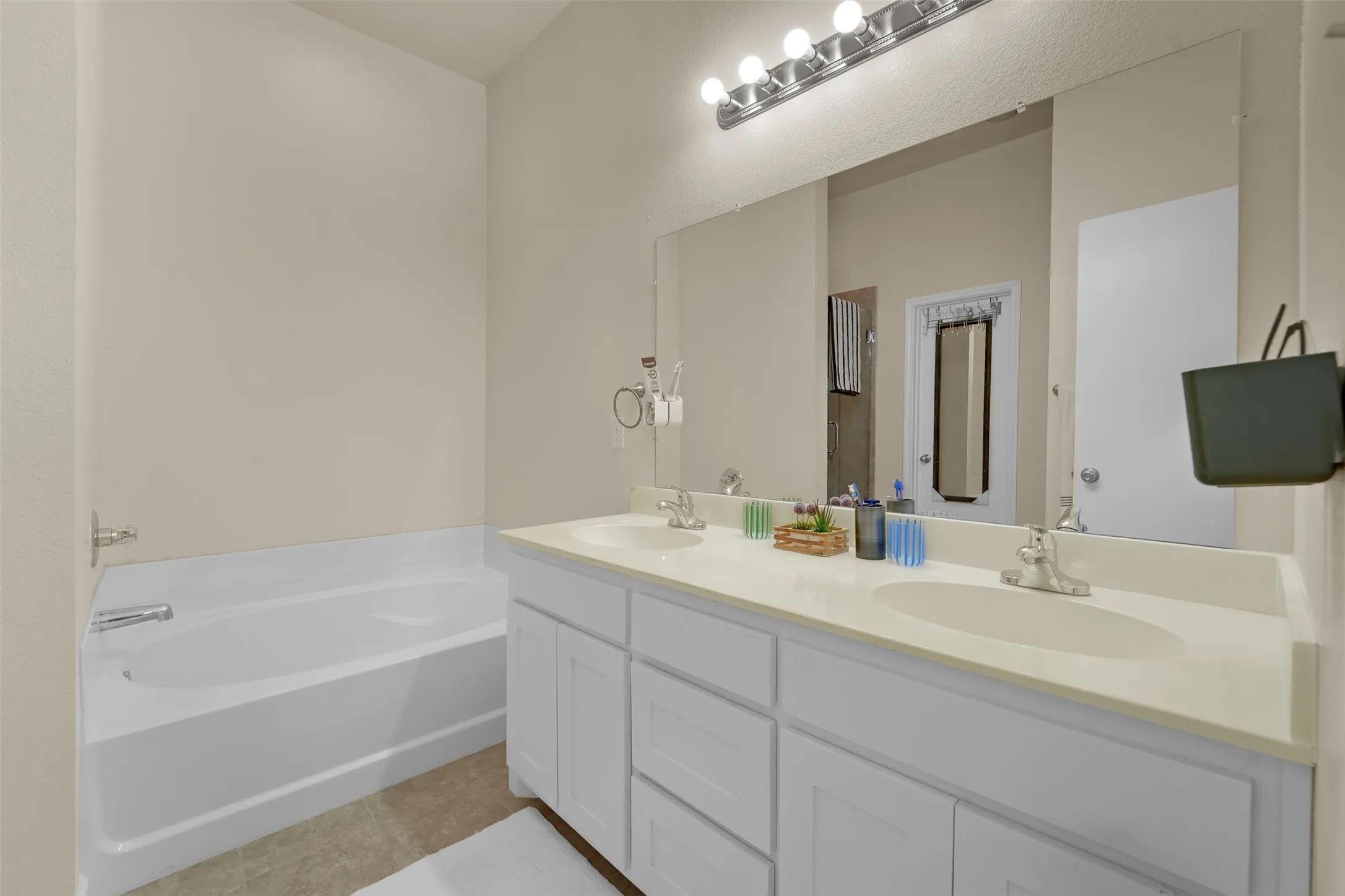 Single Family Residence For Sale in Rockwall County , 1616 Bob Drive, Royse City, Texas 75189, 4 Bedroom, 2 Bathroom, 2 Garage spaces, 1,885 Sqft, built in 2008, mls#21391978, Real Estate Agent in Royse City, Homes For Sale in Rockwall county, Homes For Sale in Royse City, Realtor in Royse City Texas, Real Estate Brokerage Independent Realty Texas, Luminita Cordes Realtor