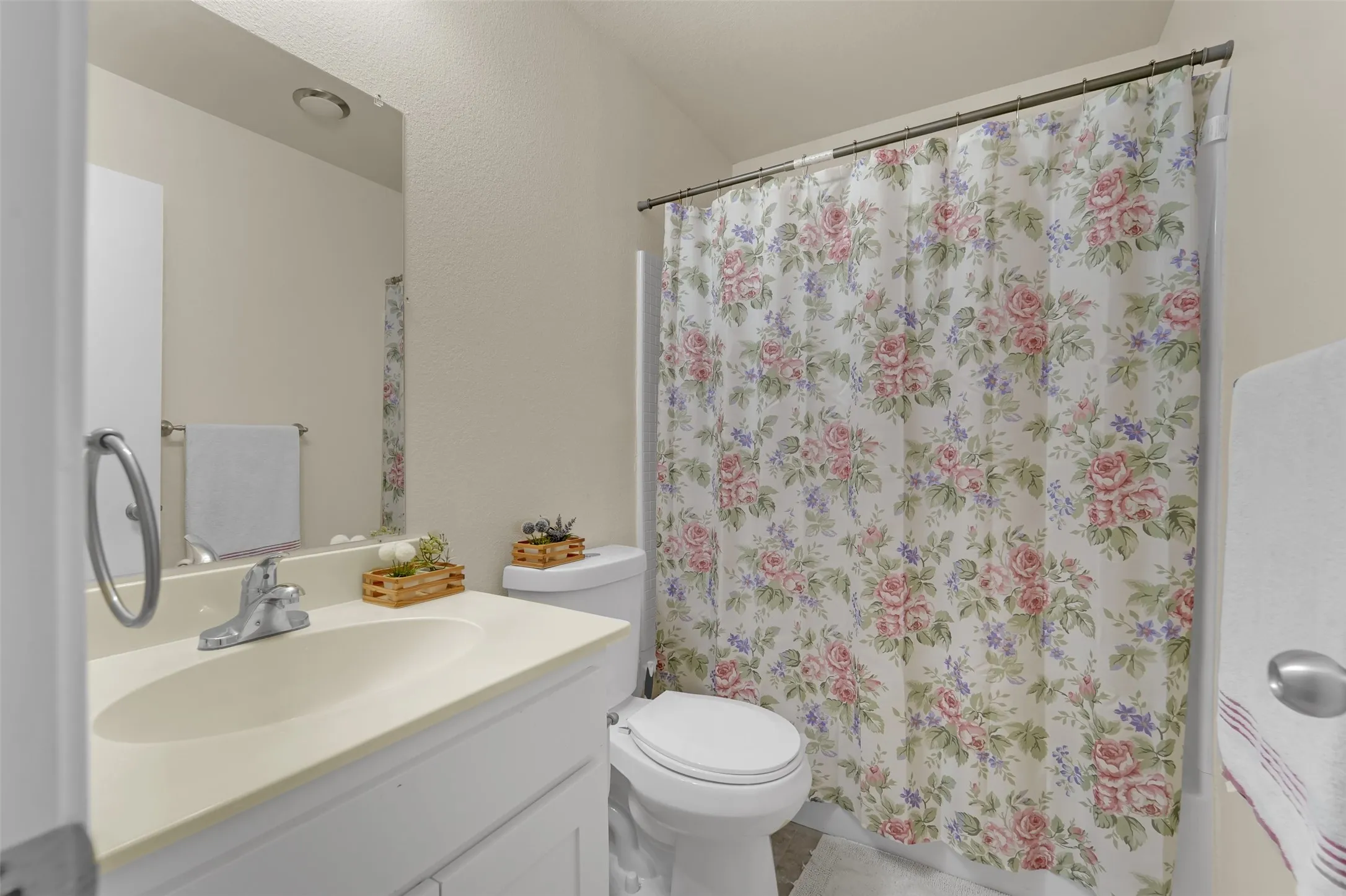 Single Family Residence For Sale in Rockwall County , 1616 Bob Drive, Royse City, Texas 75189, 4 Bedroom, 2 Bathroom, 2 Garage spaces, 1,885 Sqft, built in 2008, mls#21391978, Real Estate Agent in Royse City, Homes For Sale in Rockwall county, Homes For Sale in Royse City, Realtor in Royse City Texas, Real Estate Brokerage Independent Realty Texas, Luminita Cordes Realtor