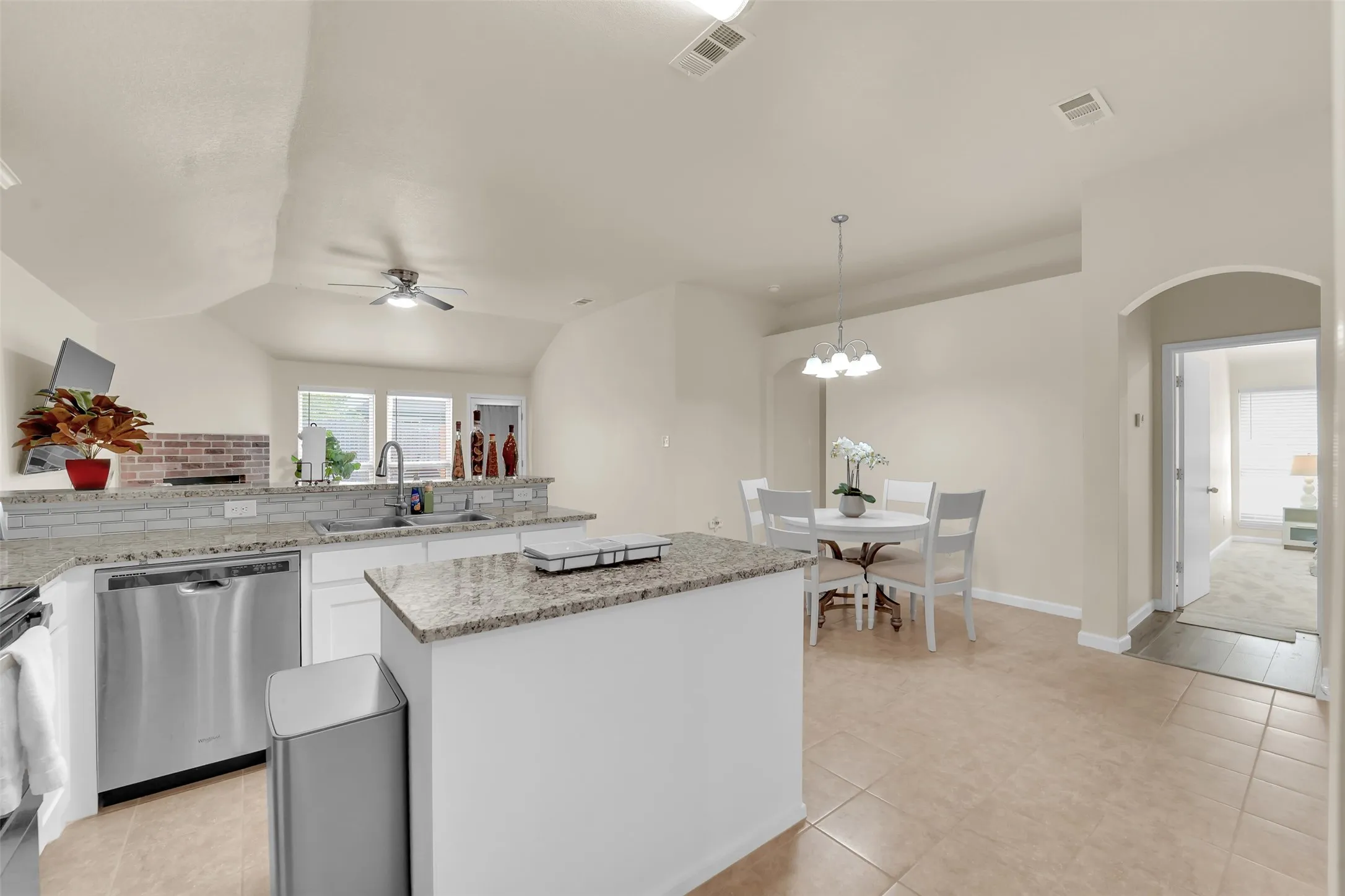 Single Family Residence For Sale in Rockwall County , 1616 Bob Drive, Royse City, Texas 75189, 4 Bedroom, 2 Bathroom, 2 Garage spaces, 1,885 Sqft, built in 2008, mls#21391978, Real Estate Agent in Royse City, Homes For Sale in Rockwall county, Homes For Sale in Royse City, Realtor in Royse City Texas, Real Estate Brokerage Independent Realty Texas, Luminita Cordes Realtor