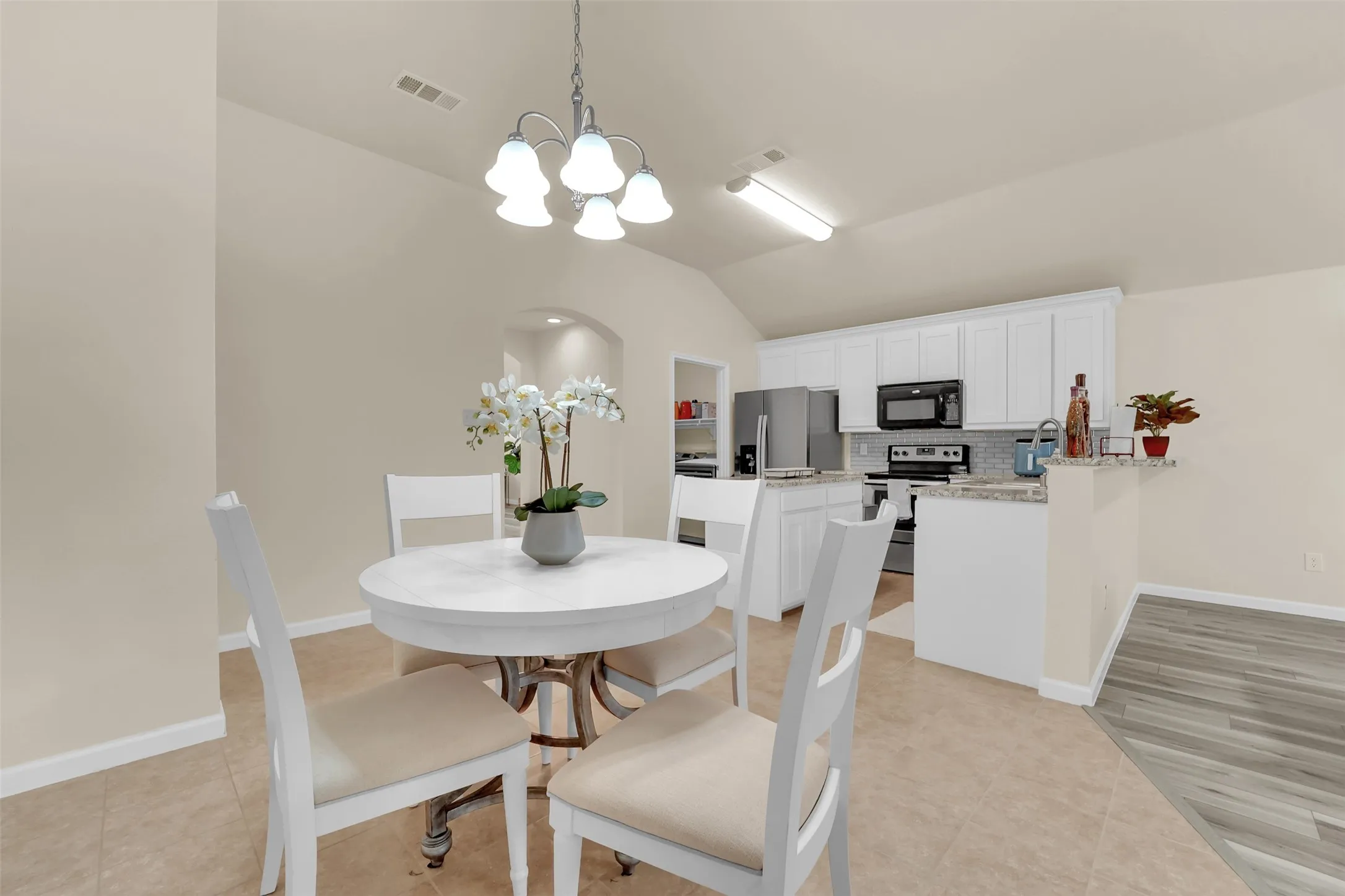 Single Family Residence For Sale in Rockwall County , 1616 Bob Drive, Royse City, Texas 75189, 4 Bedroom, 2 Bathroom, 2 Garage spaces, 1,885 Sqft, built in 2008, mls#21391978, Real Estate Agent in Royse City, Homes For Sale in Rockwall county, Homes For Sale in Royse City, Realtor in Royse City Texas, Real Estate Brokerage Independent Realty Texas, Luminita Cordes Realtor