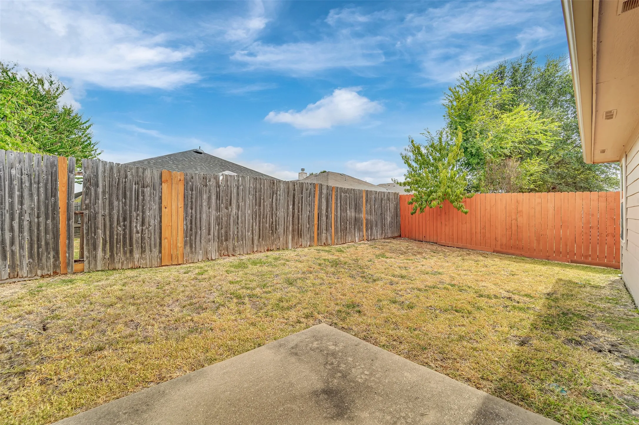 Single Family Residence For Sale in Rockwall County , 1616 Bob Drive, Royse City, Texas 75189, 4 Bedroom, 2 Bathroom, 2 Garage spaces, 1,885 Sqft, built in 2008, mls#21391978, Real Estate Agent in Royse City, Homes For Sale in Rockwall county, Homes For Sale in Royse City, Realtor in Royse City Texas, Real Estate Brokerage Independent Realty Texas, Luminita Cordes Realtor