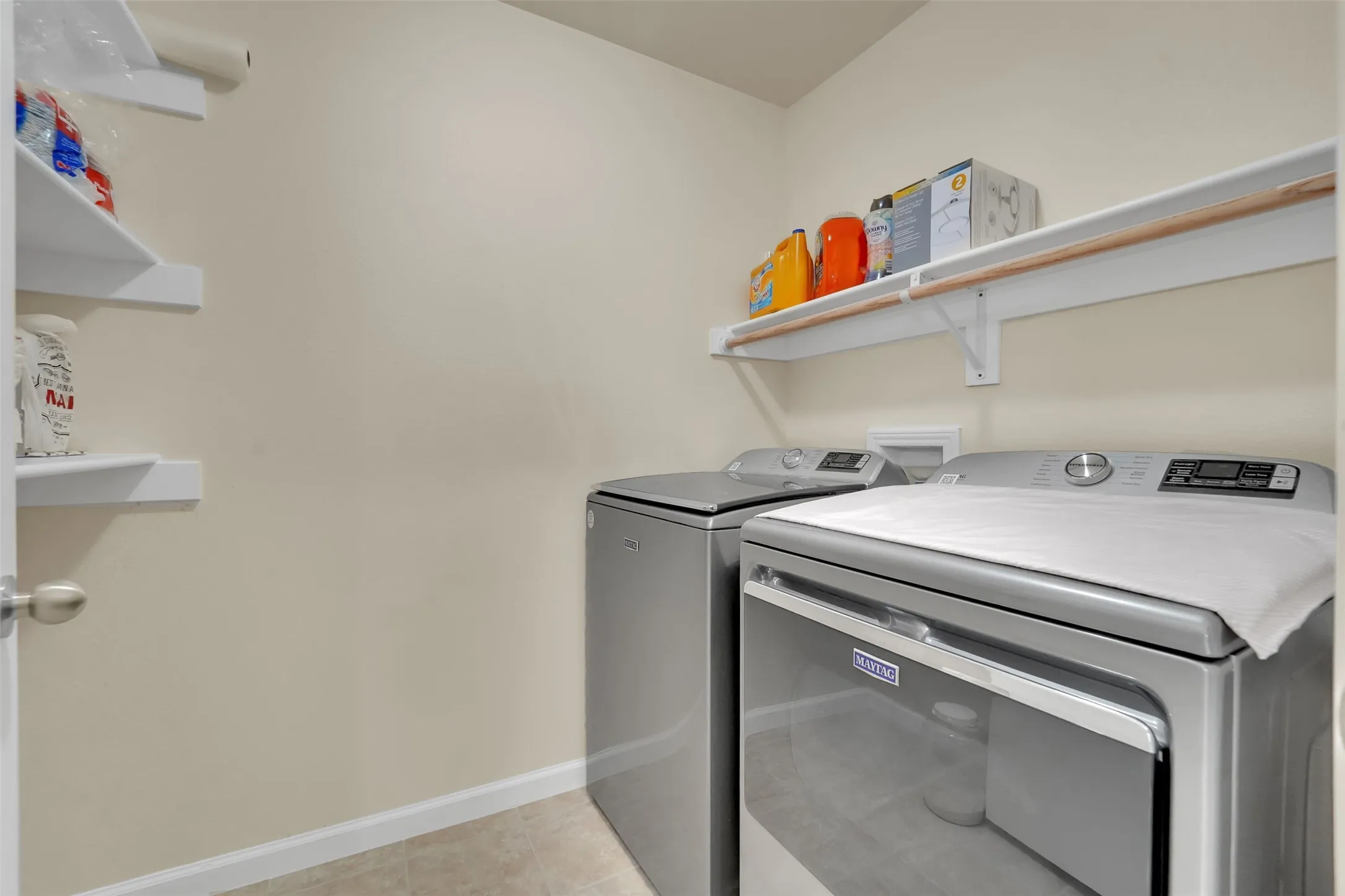 Single Family Residence For Sale in Rockwall County , 1616 Bob Drive, Royse City, Texas 75189, 4 Bedroom, 2 Bathroom, 2 Garage spaces, 1,885 Sqft, built in 2008, mls#21391978, Real Estate Agent in Royse City, Homes For Sale in Rockwall county, Homes For Sale in Royse City, Realtor in Royse City Texas, Real Estate Brokerage Independent Realty Texas, Luminita Cordes Realtor