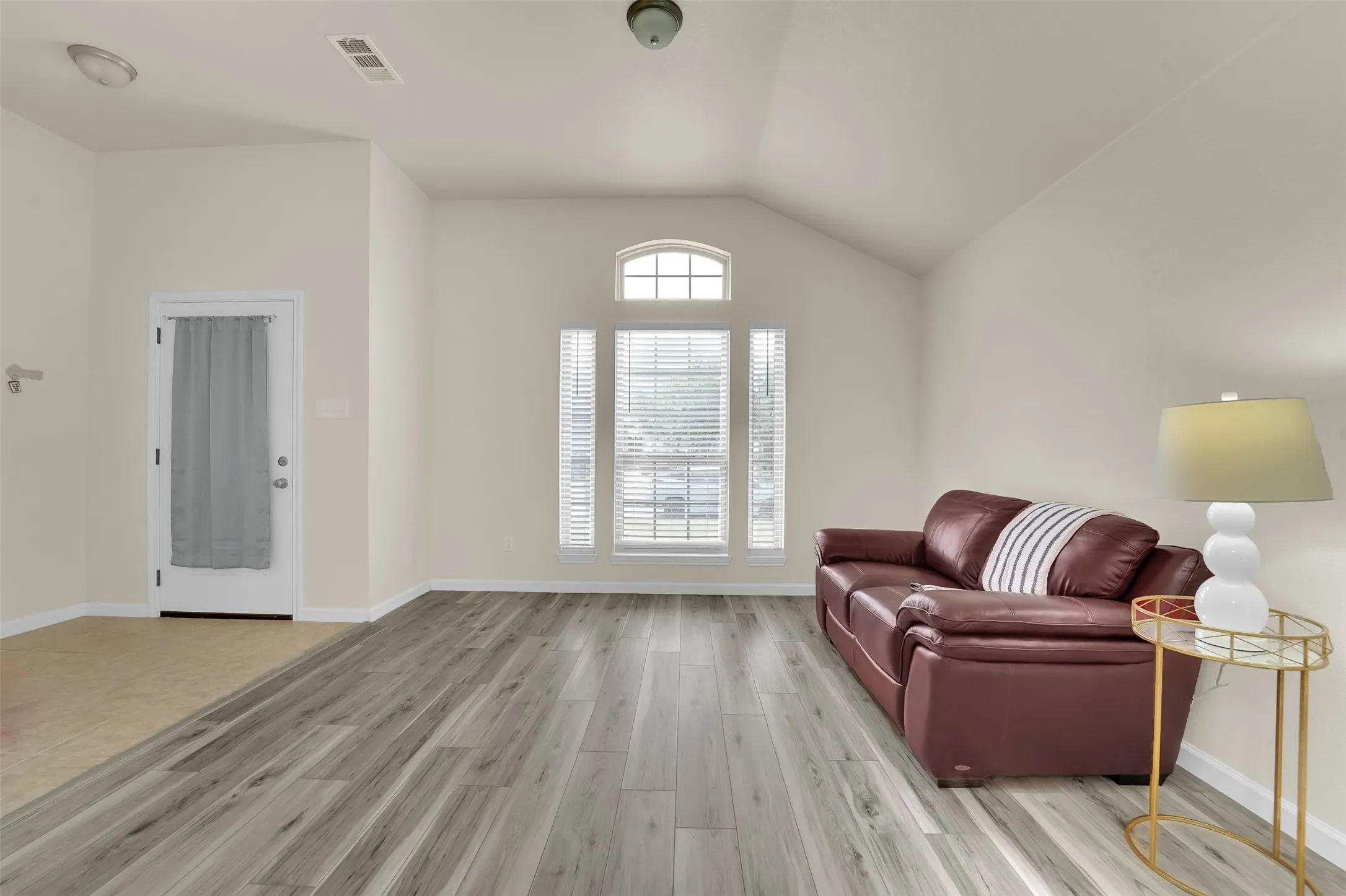 Single Family Residence For Sale in Rockwall County , 1616 Bob Drive, Royse City, Texas 75189, 4 Bedroom, 2 Bathroom, 2 Garage spaces, 1,885 Sqft, built in 2008, mls#21391978, Real Estate Agent in Royse City, Homes For Sale in Rockwall county, Homes For Sale in Royse City, Realtor in Royse City Texas, Real Estate Brokerage Independent Realty Texas, Luminita Cordes Realtor