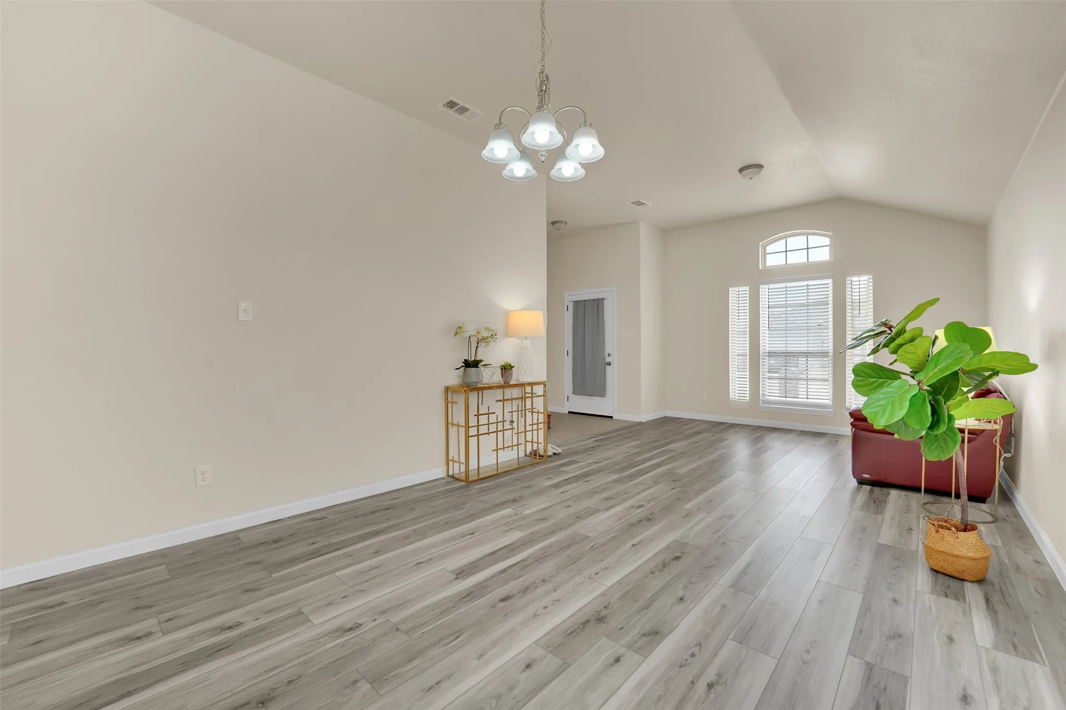 Single Family Residence For Sale in Rockwall County , 1616 Bob Drive, Royse City, Texas 75189, 4 Bedroom, 2 Bathroom, 2 Garage spaces, 1,885 Sqft, built in 2008, mls#21391978, Real Estate Agent in Royse City, Homes For Sale in Rockwall county, Homes For Sale in Royse City, Realtor in Royse City Texas, Real Estate Brokerage Independent Realty Texas, Luminita Cordes Realtor