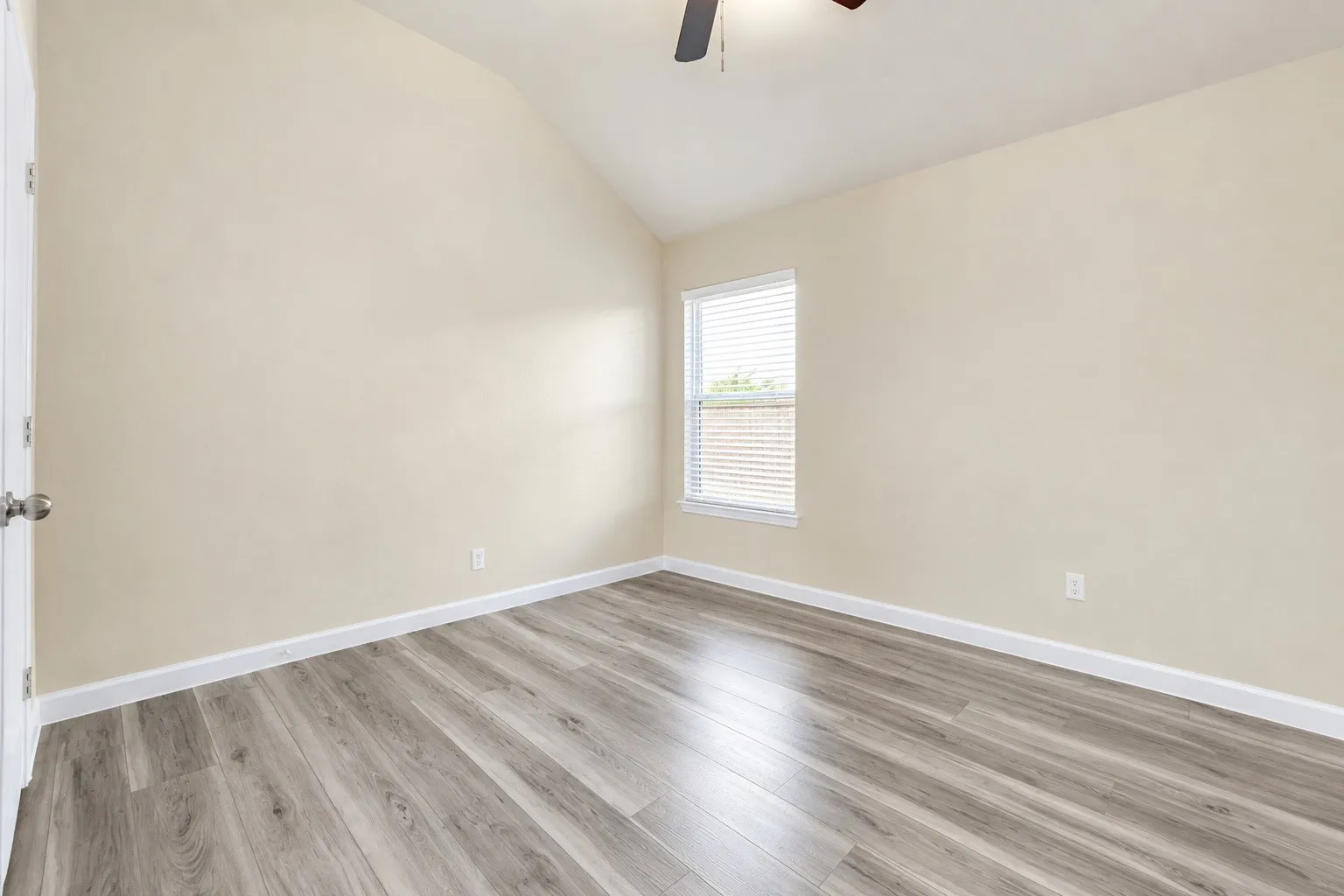 Single Family Residence For Sale in Rockwall County , 1616 Bob Drive, Royse City, Texas 75189, 4 Bedroom, 2 Bathroom, 2 Garage spaces, 1,885 Sqft, built in 2008, mls#21391978, Real Estate Agent in Royse City, Homes For Sale in Rockwall county, Homes For Sale in Royse City, Realtor in Royse City Texas, Real Estate Brokerage Independent Realty Texas, Luminita Cordes Realtor