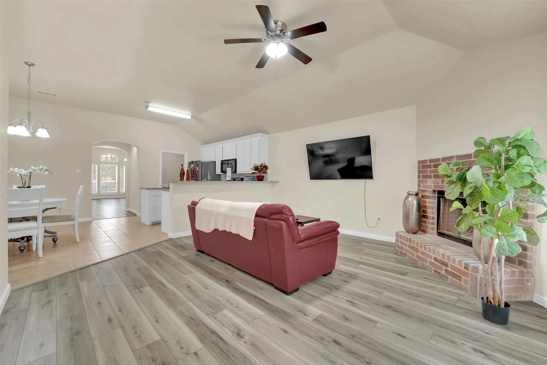 Single Family Residence For Sale in Rockwall County , 1616 Bob Drive, Royse City, Texas 75189, 4 Bedroom, 2 Bathroom, 2 Garage spaces, 1,885 Sqft, built in 2008, mls#21391978, Real Estate Agent in Royse City, Homes For Sale in Rockwall county, Homes For Sale in Royse City, Realtor in Royse City Texas, Real Estate Brokerage Independent Realty Texas, Luminita Cordes Realtor