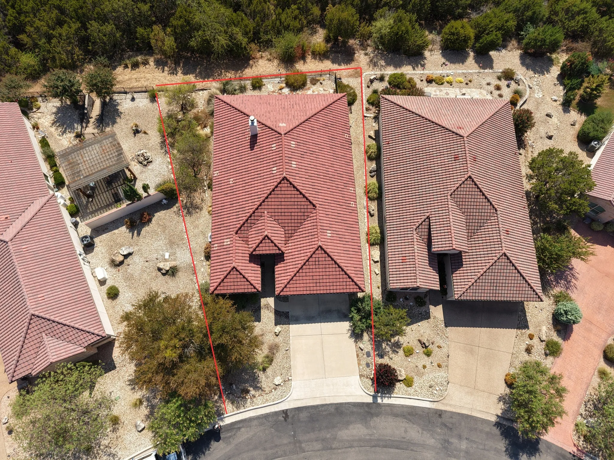 Aerial with property lines, (approximate)