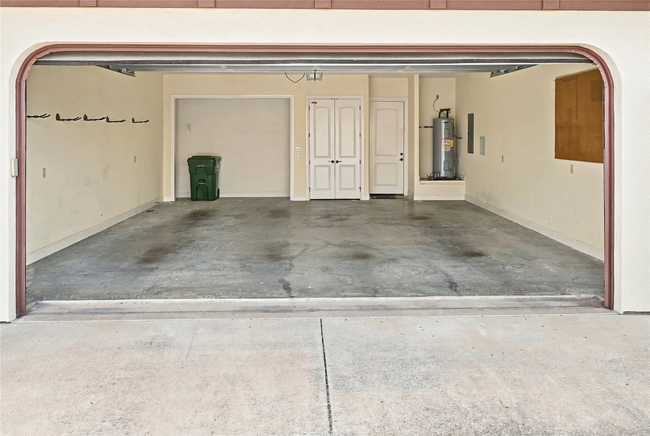 Single Family Residence For Sale in Somervell County , 158 Valley View Street, Glen Rose, Texas 76043, 3 Bedroom, 2 Bathroom, 2 Garage spaces, 2,244 Sqft, built in 2016, mls#21397134, Real Estate Agent in Glen Rose, Homes For Sale in Somervell county, Homes For Sale in Glen Rose, Realtor in Glen Rose Texas, Real Estate Brokerage Independent Realty Texas, Luminita Cordes Realtor