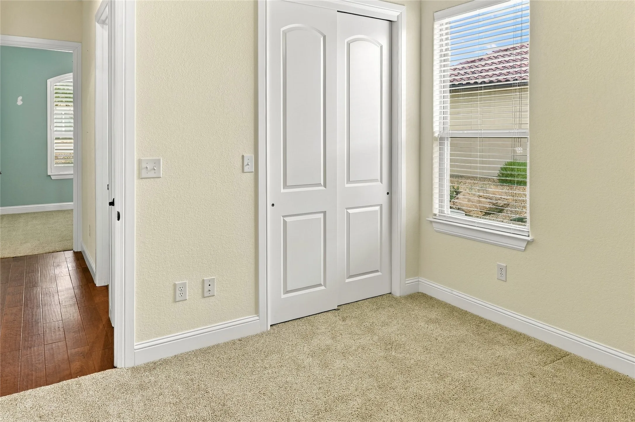 Second bedroom.