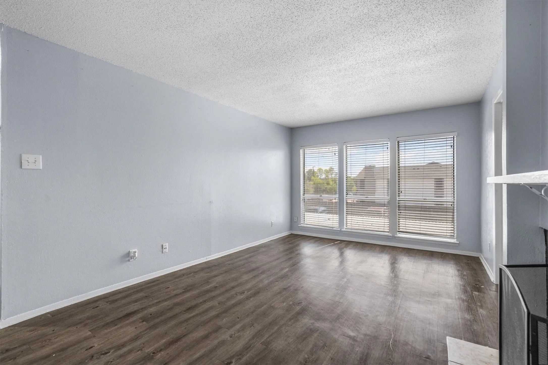 Condominium For Sale in Tarrant County , 5606 Boca Raton Boulevard 247, Fort Worth, Texas 76112, 2 Bedroom, 2 Bathroom, Garage spaces, 1,069 Sqft, built in 1972, mls#21386787, Real Estate Agent in Fort Worth, Homes For Sale in Tarrant county, Homes For Sale in Fort Worth, Realtor in Fort Worth Texas, Real Estate Brokerage Independent Realty Texas, Luminita Cordes Realtor