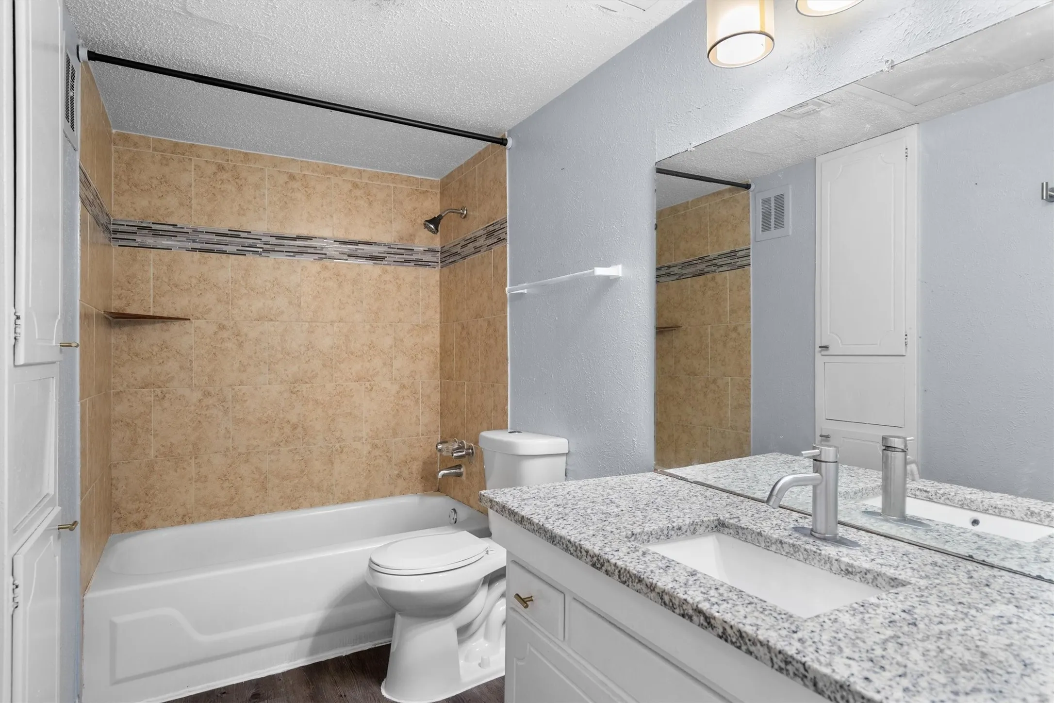 Condominium For Sale in Tarrant County , 5606 Boca Raton Boulevard 247, Fort Worth, Texas 76112, 2 Bedroom, 2 Bathroom, Garage spaces, 1,069 Sqft, built in 1972, mls#21386787, Real Estate Agent in Fort Worth, Homes For Sale in Tarrant county, Homes For Sale in Fort Worth, Realtor in Fort Worth Texas, Real Estate Brokerage Independent Realty Texas, Luminita Cordes Realtor