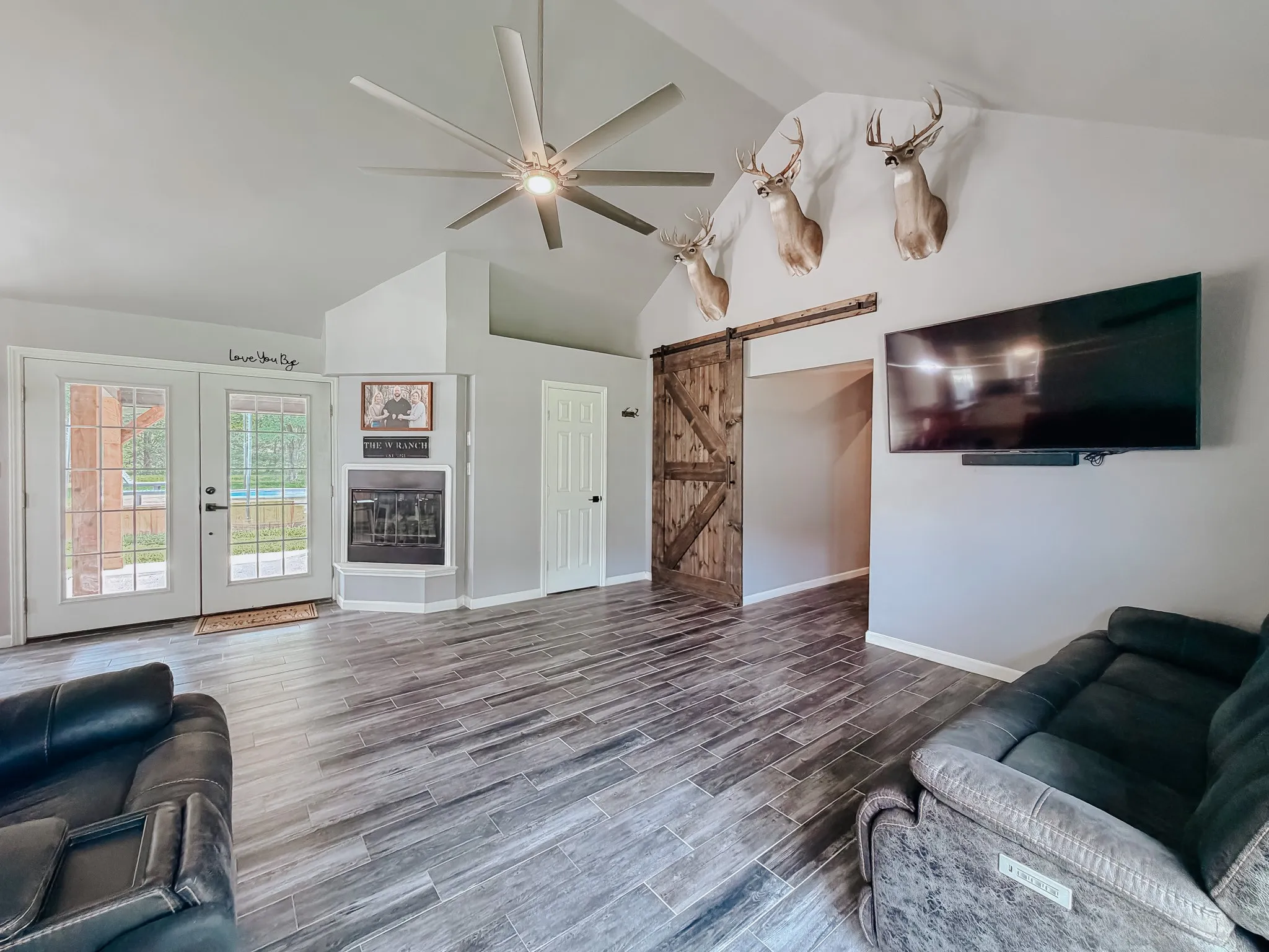 Single Family Residence For Sale in Navarro County , 315 County Road 2240, Kerens, Texas 75144, 2 Bedroom, 2 Bathroom, 4 Garage spaces, 1,320 Sqft, built in 2002, mls#21397908, Real Estate Agent in Kerens, Homes For Sale in Navarro county, Homes For Sale in Kerens, Realtor in Kerens Texas, Real Estate Brokerage Independent Realty Texas, Luminita Cordes Realtor
