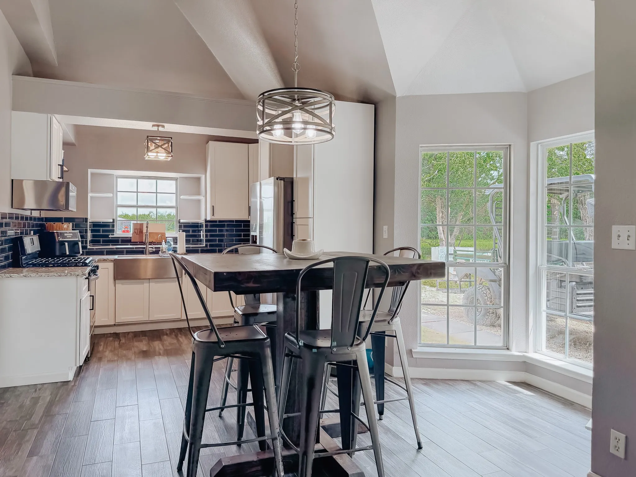 Single Family Residence For Sale in Navarro County , 315 County Road 2240, Kerens, Texas 75144, 2 Bedroom, 2 Bathroom, 4 Garage spaces, 1,320 Sqft, built in 2002, mls#21397908, Real Estate Agent in Kerens, Homes For Sale in Navarro county, Homes For Sale in Kerens, Realtor in Kerens Texas, Real Estate Brokerage Independent Realty Texas, Luminita Cordes Realtor