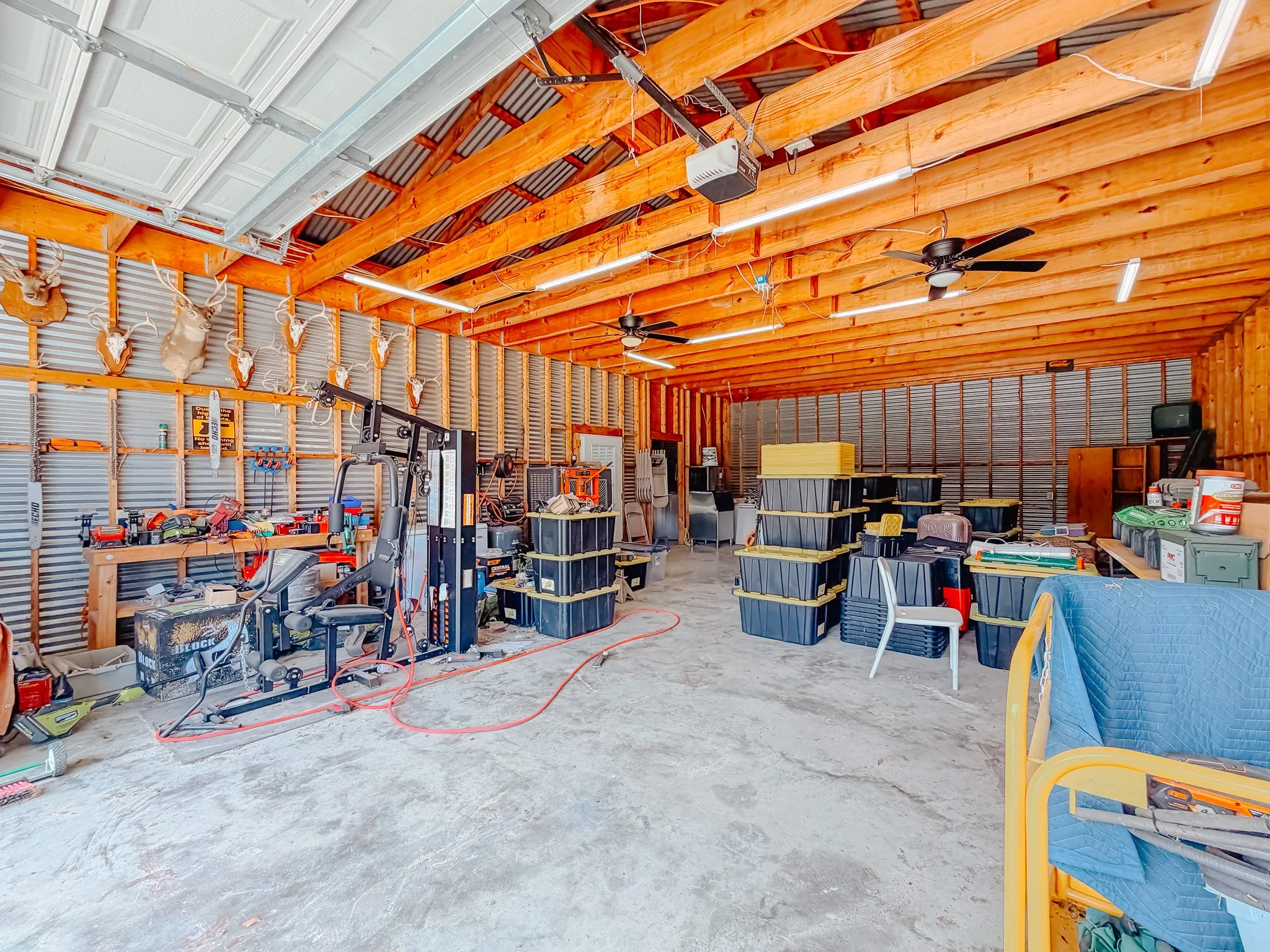 Single Family Residence For Sale in Navarro County , 315 County Road 2240, Kerens, Texas 75144, 2 Bedroom, 2 Bathroom, 4 Garage spaces, 1,320 Sqft, built in 2002, mls#21397908, Real Estate Agent in Kerens, Homes For Sale in Navarro county, Homes For Sale in Kerens, Realtor in Kerens Texas, Real Estate Brokerage Independent Realty Texas, Luminita Cordes Realtor