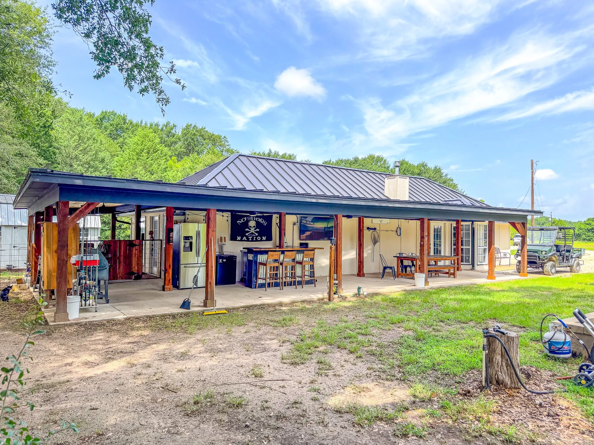 Single Family Residence For Sale in Navarro County , 315 County Road 2240, Kerens, Texas 75144, 2 Bedroom, 2 Bathroom, 4 Garage spaces, 1,320 Sqft, built in 2002, mls#21397908, Real Estate Agent in Kerens, Homes For Sale in Navarro county, Homes For Sale in Kerens, Realtor in Kerens Texas, Real Estate Brokerage Independent Realty Texas, Luminita Cordes Realtor