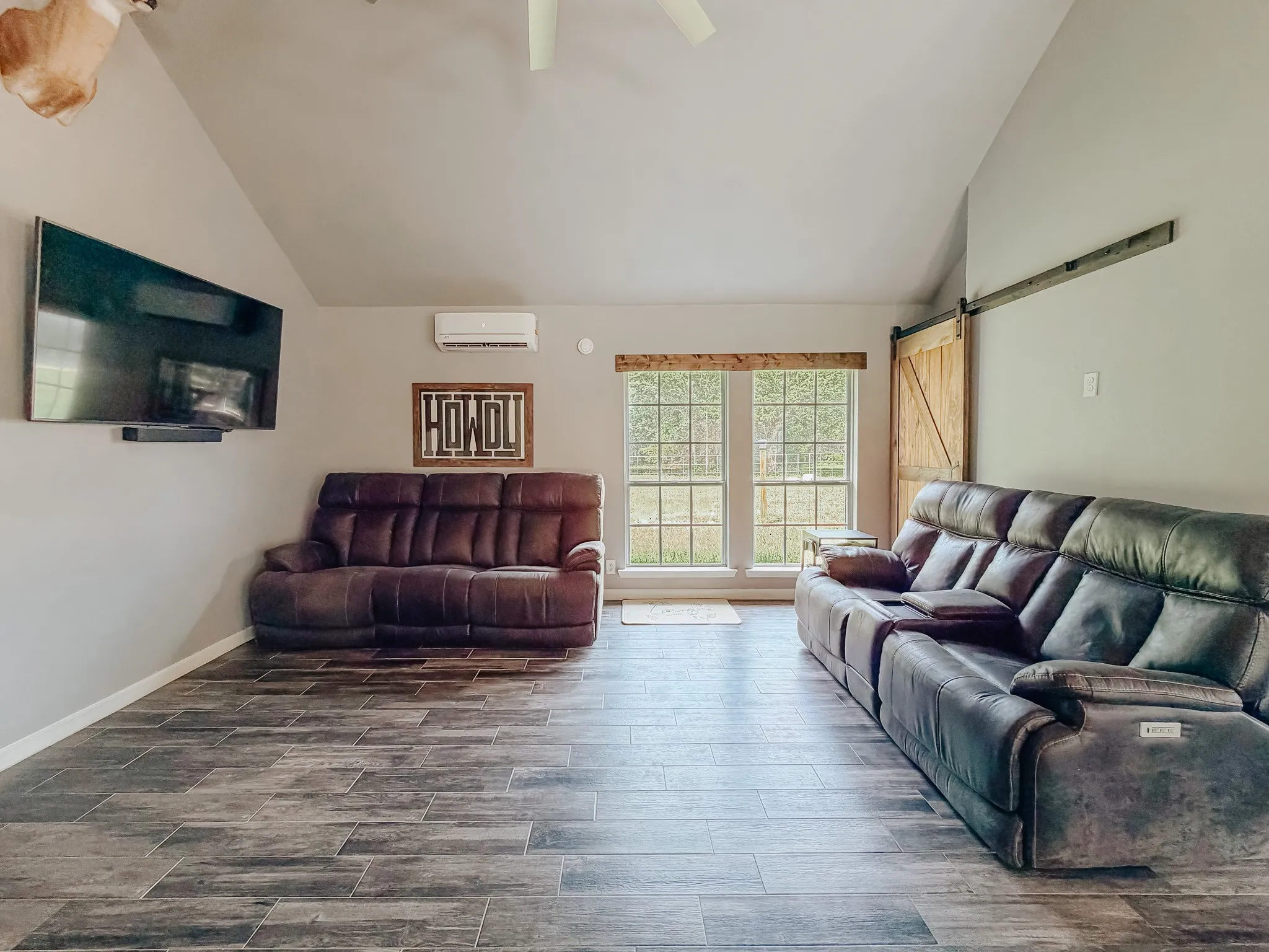 Single Family Residence For Sale in Navarro County , 315 County Road 2240, Kerens, Texas 75144, 2 Bedroom, 2 Bathroom, 4 Garage spaces, 1,320 Sqft, built in 2002, mls#21397908, Real Estate Agent in Kerens, Homes For Sale in Navarro county, Homes For Sale in Kerens, Realtor in Kerens Texas, Real Estate Brokerage Independent Realty Texas, Luminita Cordes Realtor