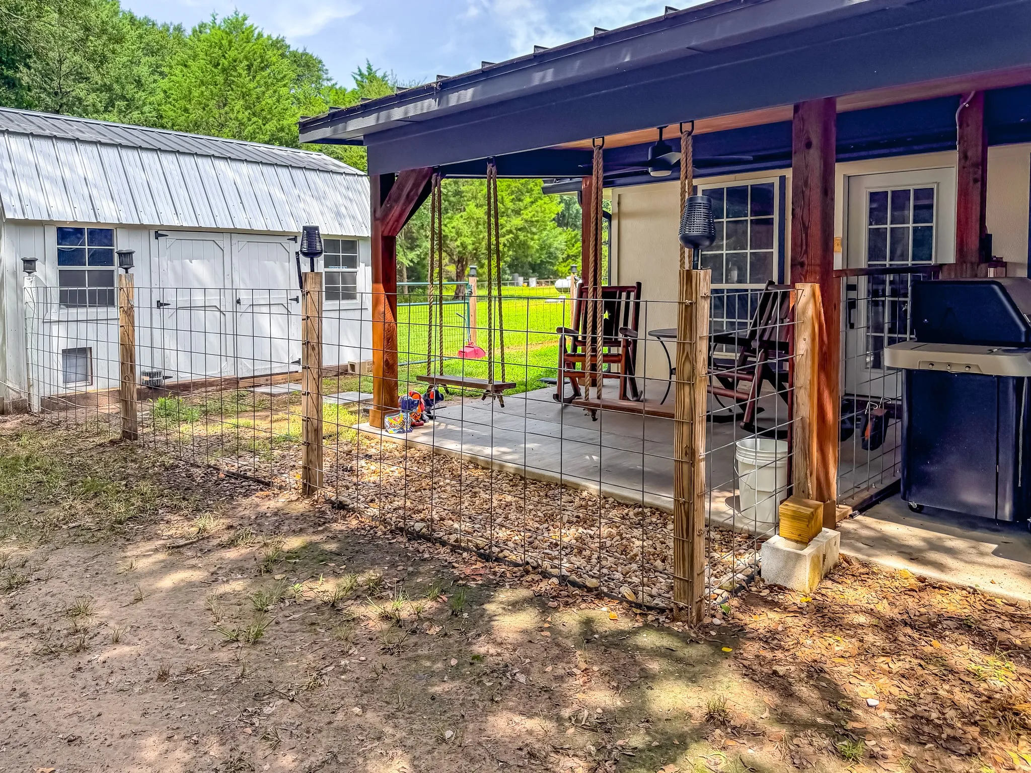 Single Family Residence For Sale in Navarro County , 315 County Road 2240, Kerens, Texas 75144, 2 Bedroom, 2 Bathroom, 4 Garage spaces, 1,320 Sqft, built in 2002, mls#21397908, Real Estate Agent in Kerens, Homes For Sale in Navarro county, Homes For Sale in Kerens, Realtor in Kerens Texas, Real Estate Brokerage Independent Realty Texas, Luminita Cordes Realtor
