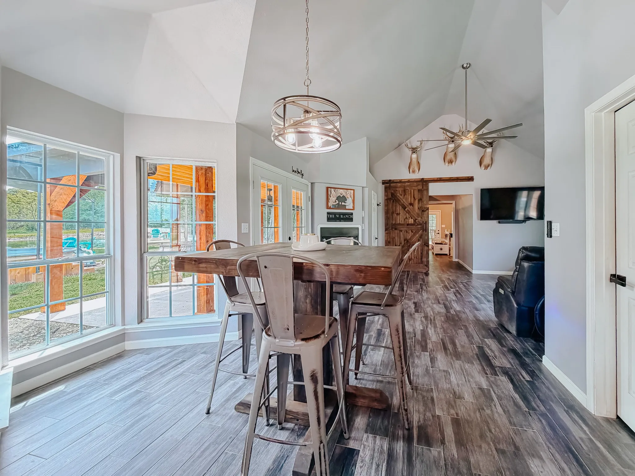 Single Family Residence For Sale in Navarro County , 315 County Road 2240, Kerens, Texas 75144, 2 Bedroom, 2 Bathroom, 4 Garage spaces, 1,320 Sqft, built in 2002, mls#21397908, Real Estate Agent in Kerens, Homes For Sale in Navarro county, Homes For Sale in Kerens, Realtor in Kerens Texas, Real Estate Brokerage Independent Realty Texas, Luminita Cordes Realtor