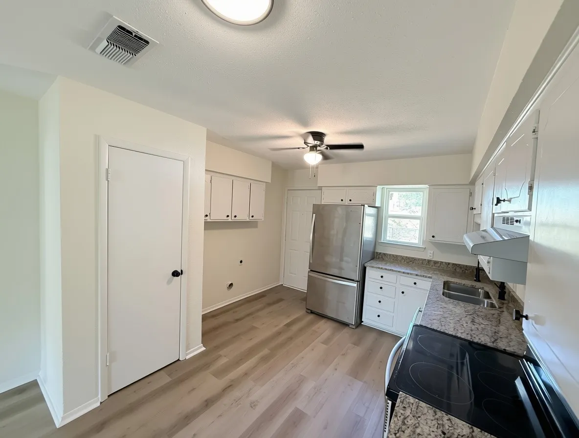 Apartment For Rent in Ellis County , 103 George Hopper Road, Midlothian, Texas 76065, 2 Bedroom, 1 Bathroom, Garage spaces, 750 Sqft, built in 1960, mls#21360047, Real Estate Agent in Midlothian, Homes For Rent in Ellis county, Homes For Rent in Midlothian, Realtor in Midlothian Texas, Real Estate Brokerage Independent Realty Texas, Luminita Cordes Realtor