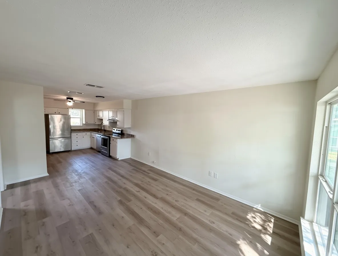 Apartment For Rent in Ellis County , 103 George Hopper Road, Midlothian, Texas 76065, 2 Bedroom, 1 Bathroom, Garage spaces, 750 Sqft, built in 1960, mls#21360047, Real Estate Agent in Midlothian, Homes For Rent in Ellis county, Homes For Rent in Midlothian, Realtor in Midlothian Texas, Real Estate Brokerage Independent Realty Texas, Luminita Cordes Realtor