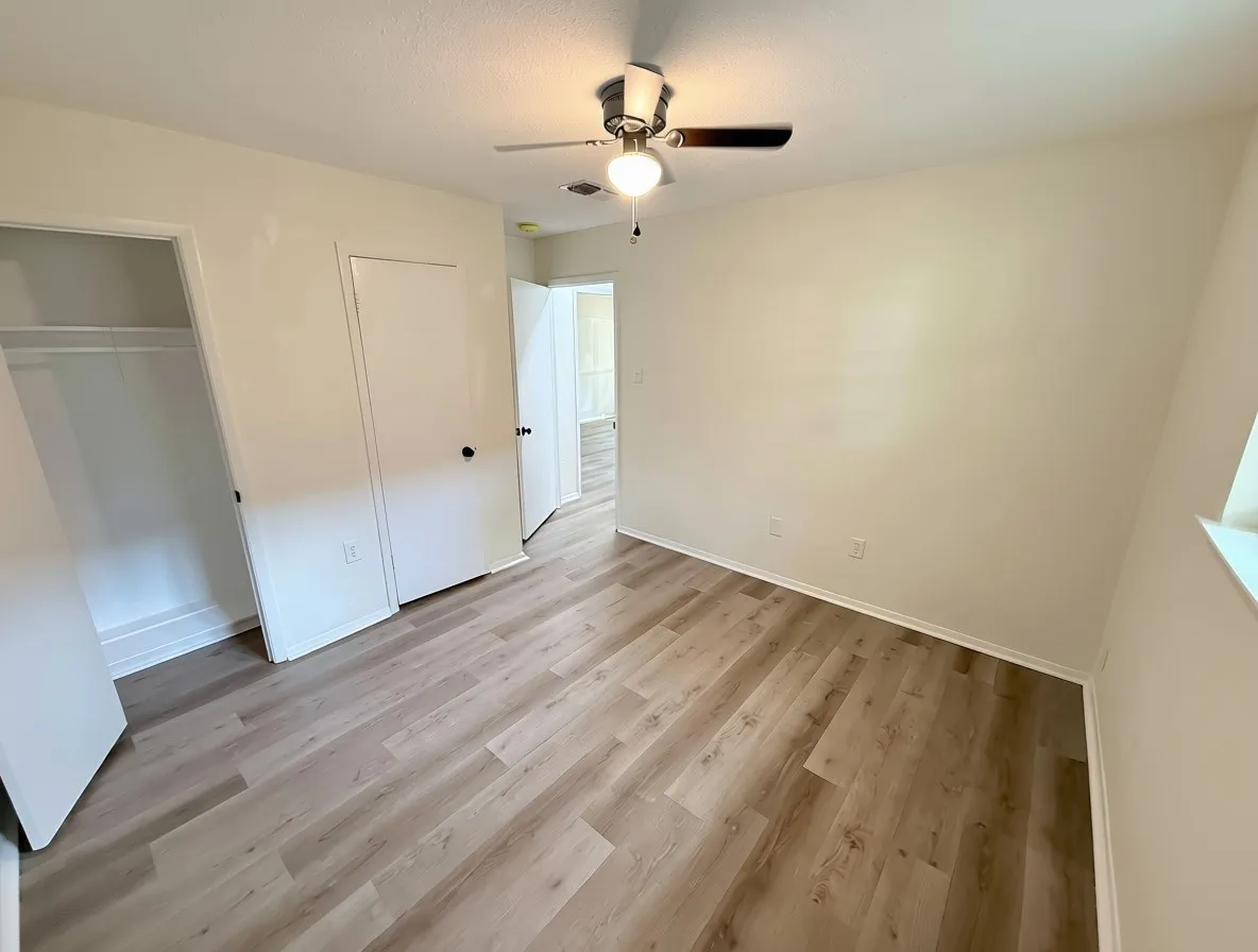 Apartment For Rent in Ellis County , 103 George Hopper Road, Midlothian, Texas 76065, 2 Bedroom, 1 Bathroom, Garage spaces, 750 Sqft, built in 1960, mls#21360047, Real Estate Agent in Midlothian, Homes For Rent in Ellis county, Homes For Rent in Midlothian, Realtor in Midlothian Texas, Real Estate Brokerage Independent Realty Texas, Luminita Cordes Realtor