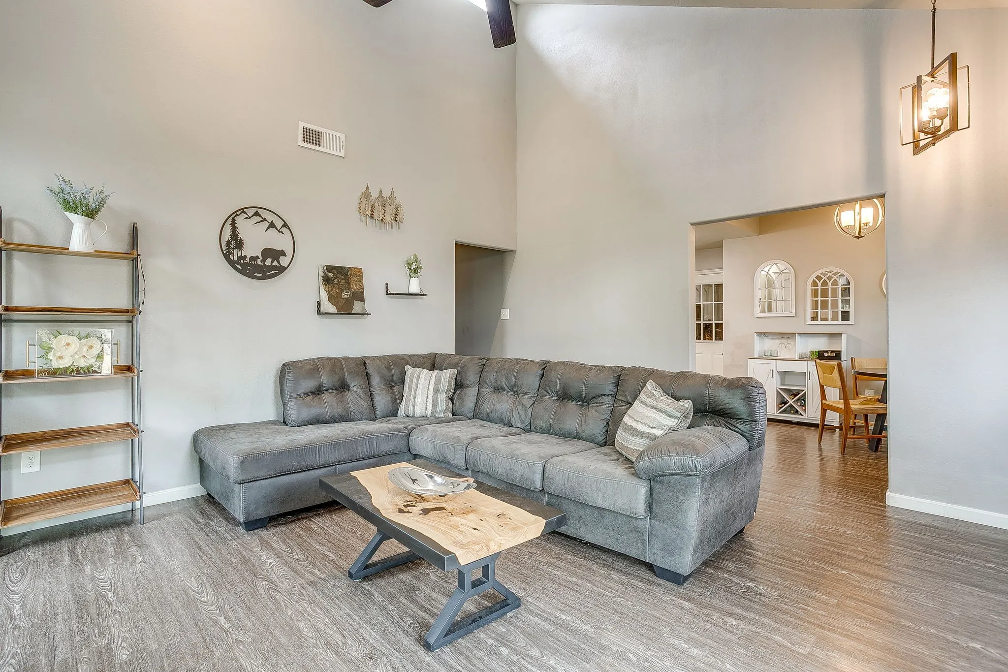 Single Family Residence For Sale in Hood County , 507 Heather Drive, Granbury, Texas 76048, 3 Bedroom, 2 Bathroom, 1 Garage spaces, 1,148 Sqft, built in 1987, mls#21397130, Real Estate Agent in Granbury, Homes For Sale in Hood county, Homes For Sale in Granbury, Realtor in Granbury Texas, Real Estate Brokerage Independent Realty Texas, Luminita Cordes Realtor