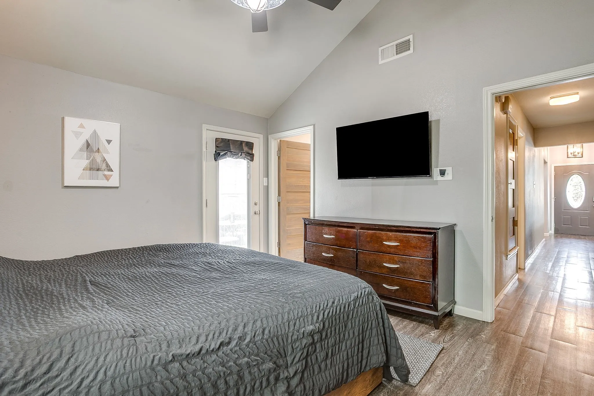 Single Family Residence For Sale in Hood County , 507 Heather Drive, Granbury, Texas 76048, 3 Bedroom, 2 Bathroom, 1 Garage spaces, 1,148 Sqft, built in 1987, mls#21397130, Real Estate Agent in Granbury, Homes For Sale in Hood county, Homes For Sale in Granbury, Realtor in Granbury Texas, Real Estate Brokerage Independent Realty Texas, Luminita Cordes Realtor