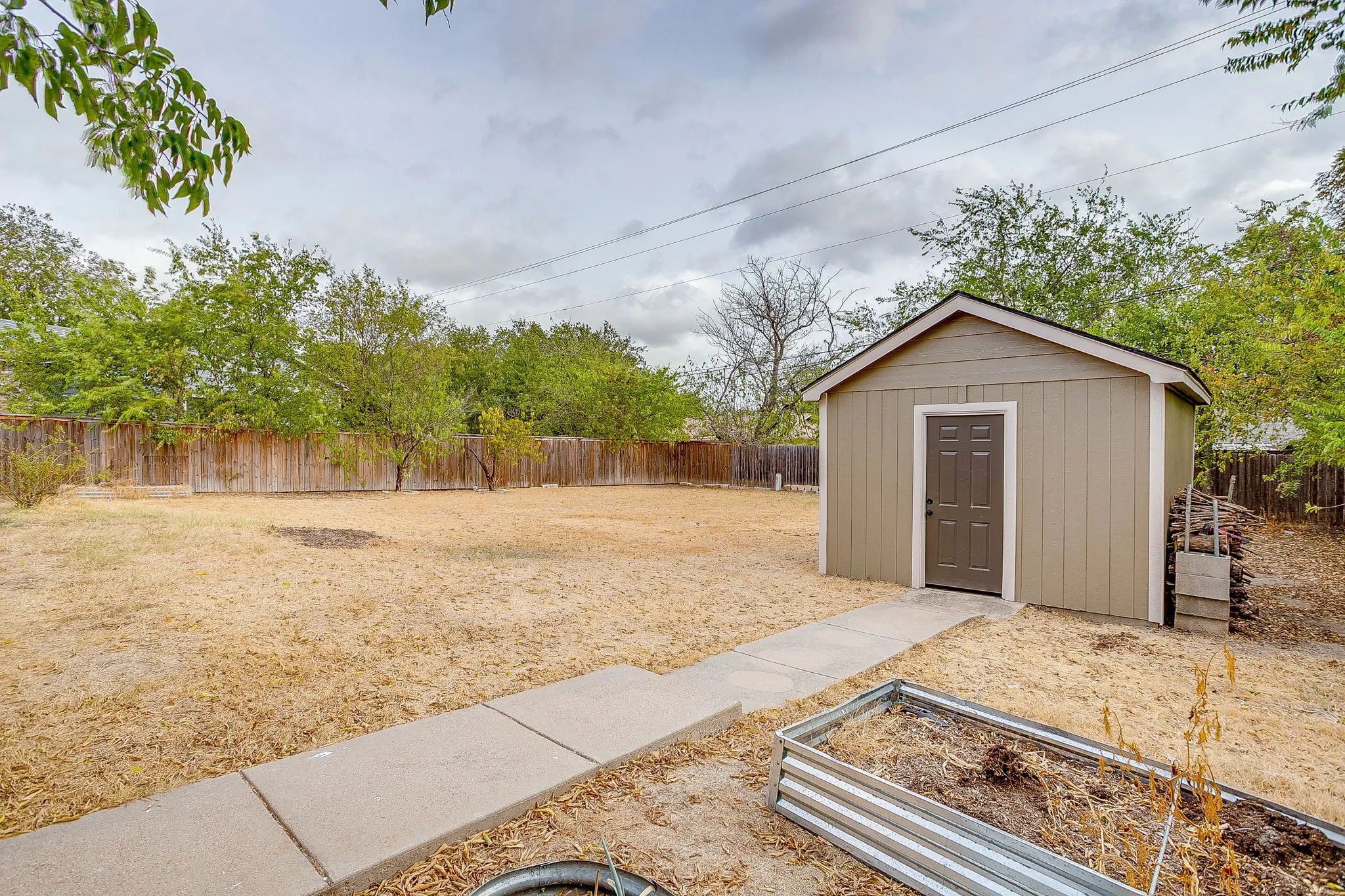 Single Family Residence For Sale in Hood County , 507 Heather Drive, Granbury, Texas 76048, 3 Bedroom, 2 Bathroom, 1 Garage spaces, 1,148 Sqft, built in 1987, mls#21397130, Real Estate Agent in Granbury, Homes For Sale in Hood county, Homes For Sale in Granbury, Realtor in Granbury Texas, Real Estate Brokerage Independent Realty Texas, Luminita Cordes Realtor