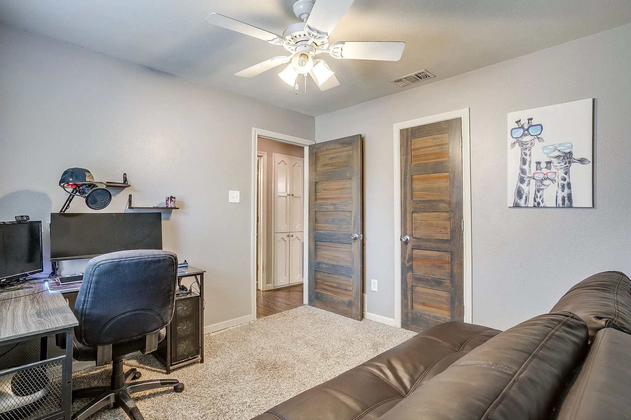 Single Family Residence For Sale in Hood County , 507 Heather Drive, Granbury, Texas 76048, 3 Bedroom, 2 Bathroom, 1 Garage spaces, 1,148 Sqft, built in 1987, mls#21397130, Real Estate Agent in Granbury, Homes For Sale in Hood county, Homes For Sale in Granbury, Realtor in Granbury Texas, Real Estate Brokerage Independent Realty Texas, Luminita Cordes Realtor