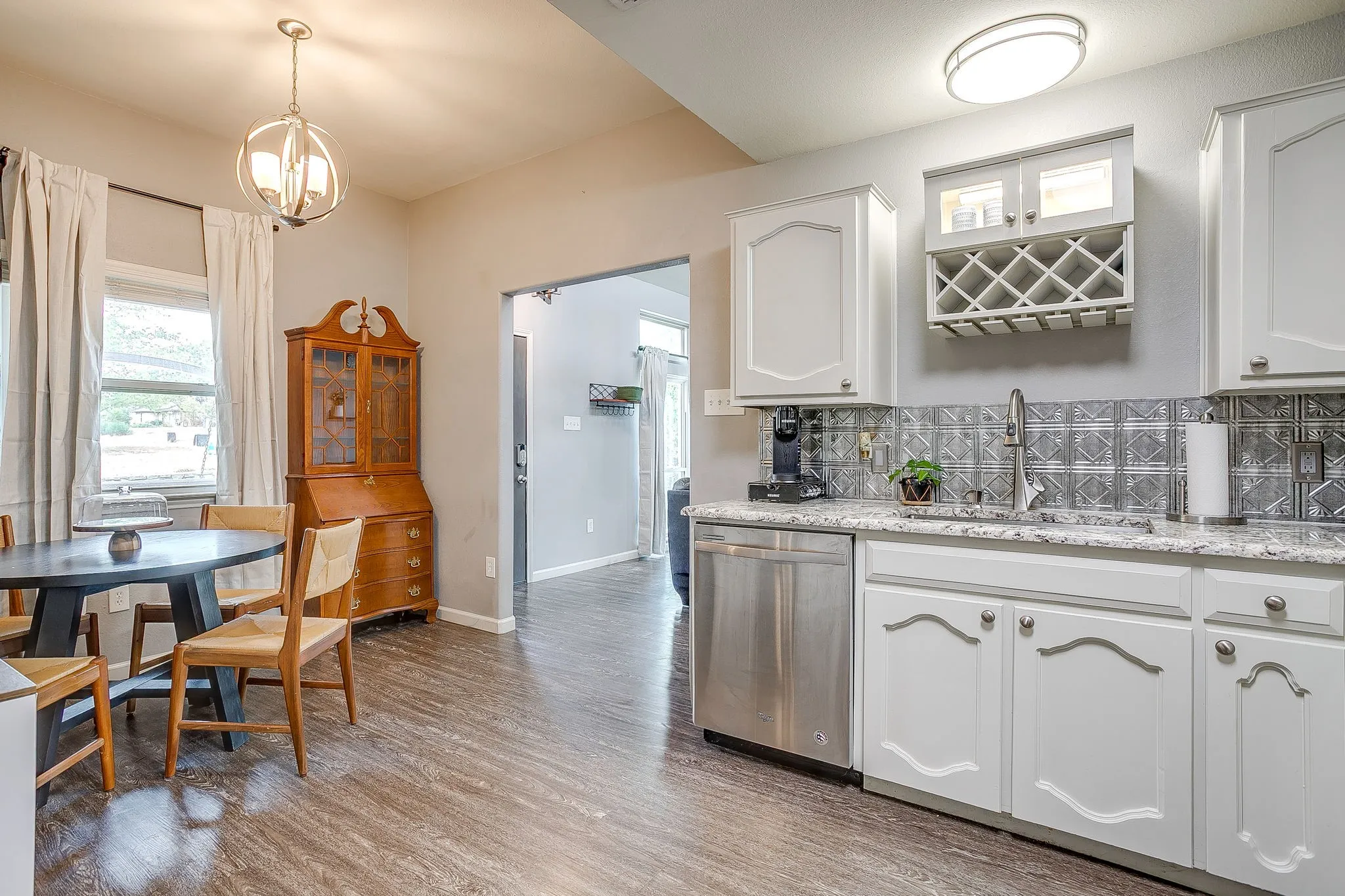 Single Family Residence For Sale in Hood County , 507 Heather Drive, Granbury, Texas 76048, 3 Bedroom, 2 Bathroom, 1 Garage spaces, 1,148 Sqft, built in 1987, mls#21397130, Real Estate Agent in Granbury, Homes For Sale in Hood county, Homes For Sale in Granbury, Realtor in Granbury Texas, Real Estate Brokerage Independent Realty Texas, Luminita Cordes Realtor