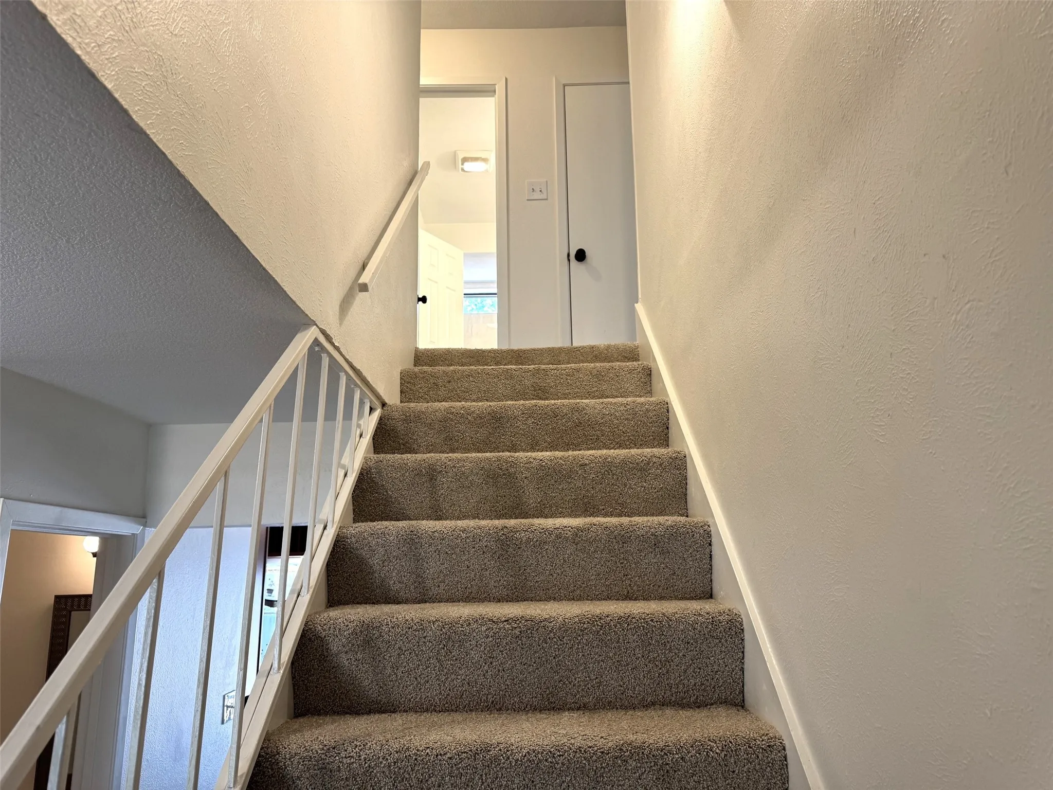 Single Family Residence For Rent in Denton County , 3731 Spring Meadow Lane, Flower Mound, Texas 75028, 4 Bedroom, 3 Bathroom, 2 Garage spaces, 2,330 Sqft, built in 1980, mls#21397466, Real Estate Agent in Flower Mound, Homes For Rent in Denton county, Homes For Rent in Flower Mound, Realtor in Flower Mound Texas, Real Estate Brokerage Independent Realty Texas, Luminita Cordes Realtor