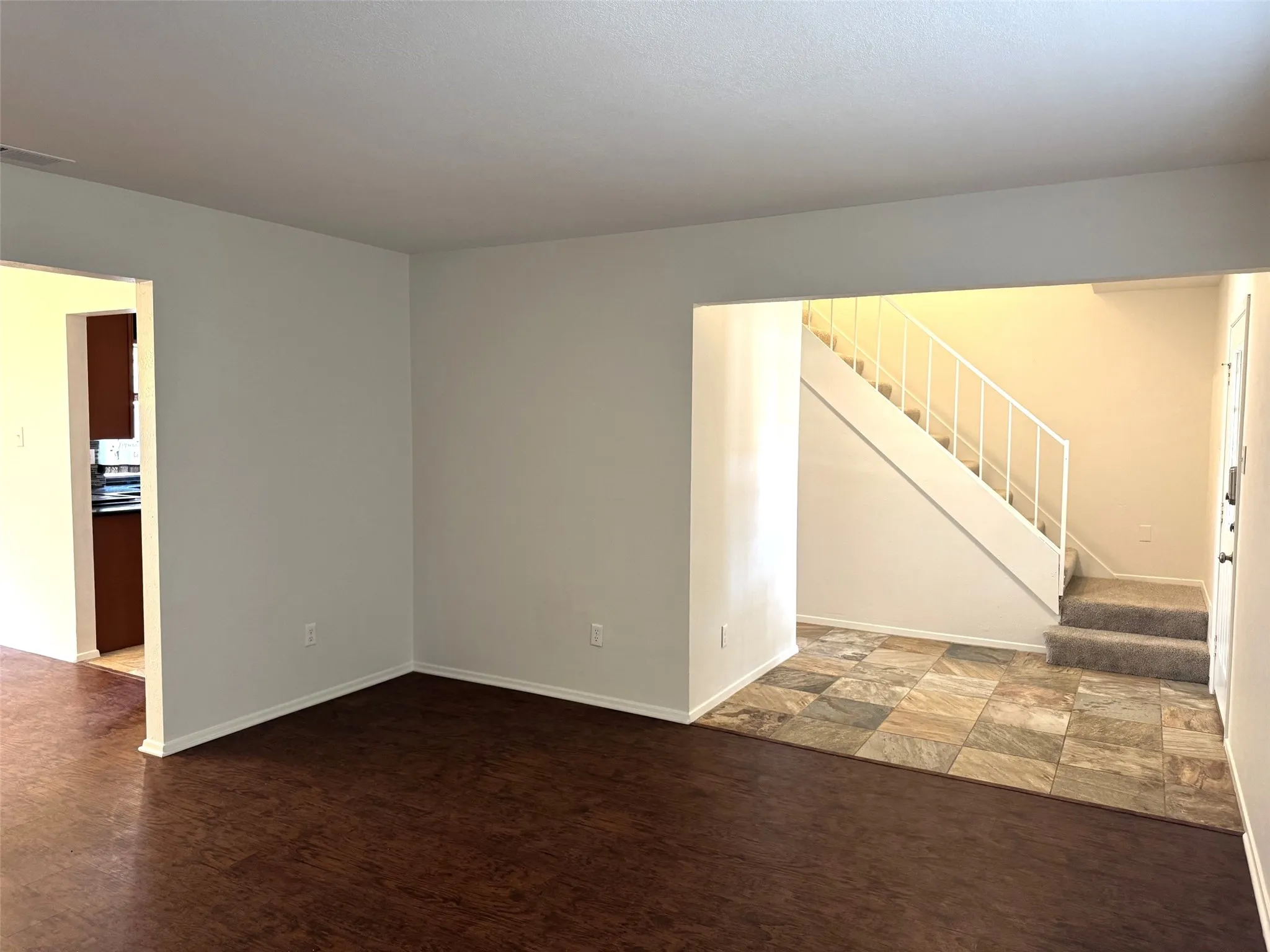 Single Family Residence For Rent in Denton County , 3731 Spring Meadow Lane, Flower Mound, Texas 75028, 4 Bedroom, 3 Bathroom, 2 Garage spaces, 2,330 Sqft, built in 1980, mls#21397466, Real Estate Agent in Flower Mound, Homes For Rent in Denton county, Homes For Rent in Flower Mound, Realtor in Flower Mound Texas, Real Estate Brokerage Independent Realty Texas, Luminita Cordes Realtor