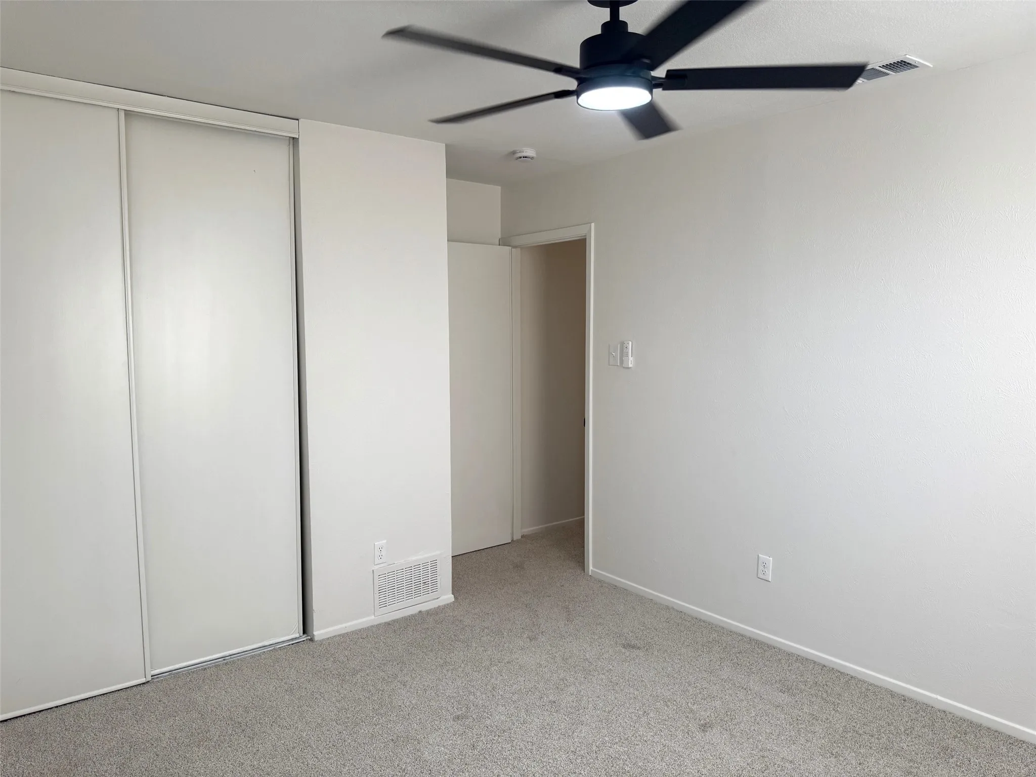 Single Family Residence For Rent in Denton County , 3731 Spring Meadow Lane, Flower Mound, Texas 75028, 4 Bedroom, 3 Bathroom, 2 Garage spaces, 2,330 Sqft, built in 1980, mls#21397466, Real Estate Agent in Flower Mound, Homes For Rent in Denton county, Homes For Rent in Flower Mound, Realtor in Flower Mound Texas, Real Estate Brokerage Independent Realty Texas, Luminita Cordes Realtor