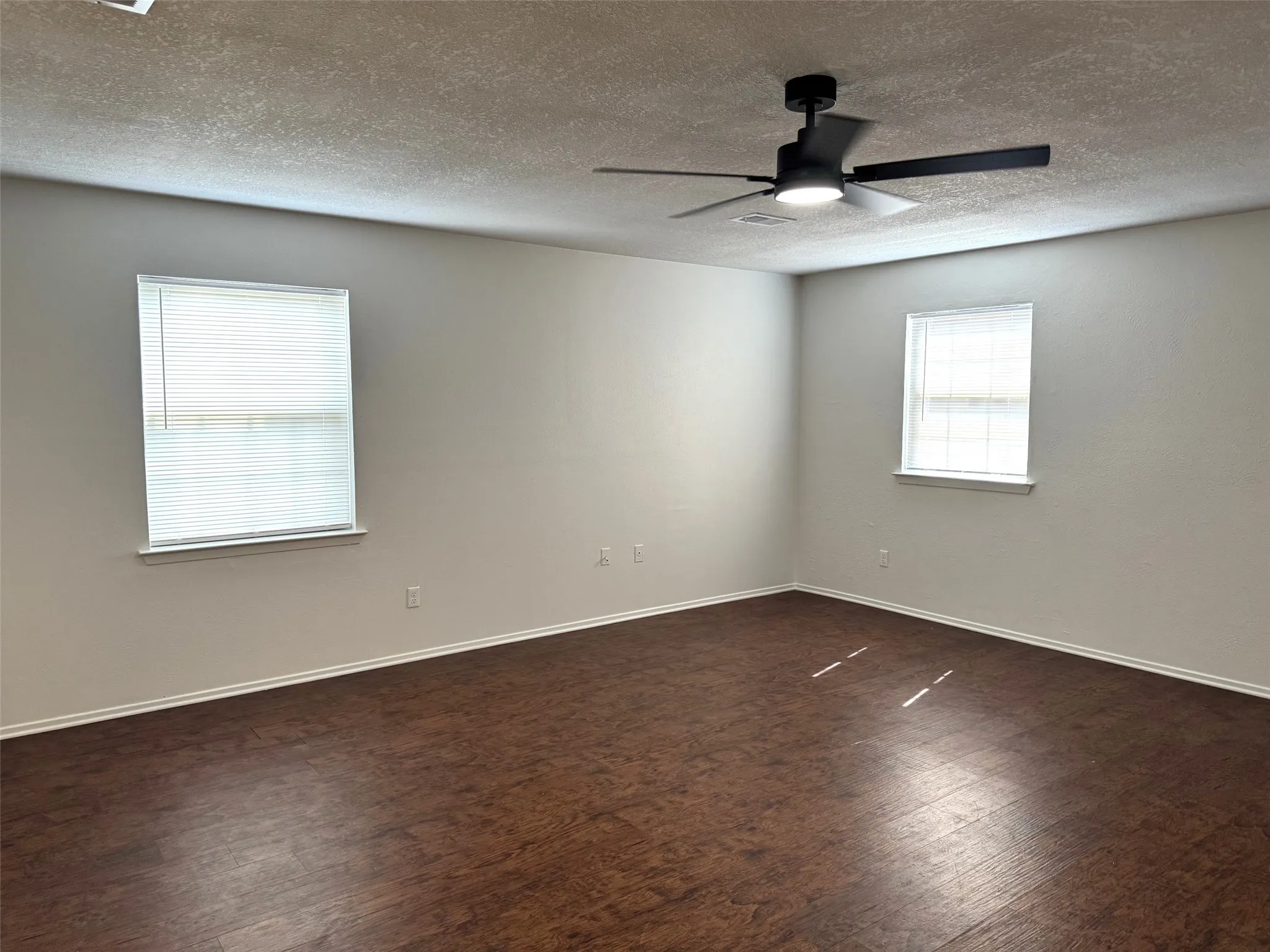 Single Family Residence For Rent in Denton County , 3731 Spring Meadow Lane, Flower Mound, Texas 75028, 4 Bedroom, 3 Bathroom, 2 Garage spaces, 2,330 Sqft, built in 1980, mls#21397466, Real Estate Agent in Flower Mound, Homes For Rent in Denton county, Homes For Rent in Flower Mound, Realtor in Flower Mound Texas, Real Estate Brokerage Independent Realty Texas, Luminita Cordes Realtor