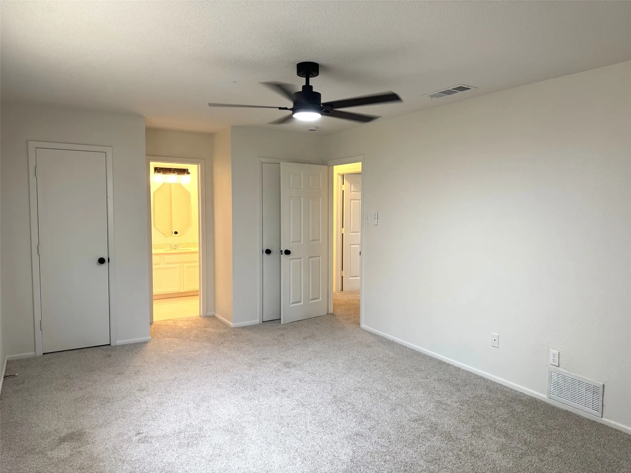 Single Family Residence For Rent in Denton County , 3731 Spring Meadow Lane, Flower Mound, Texas 75028, 4 Bedroom, 3 Bathroom, 2 Garage spaces, 2,330 Sqft, built in 1980, mls#21397466, Real Estate Agent in Flower Mound, Homes For Rent in Denton county, Homes For Rent in Flower Mound, Realtor in Flower Mound Texas, Real Estate Brokerage Independent Realty Texas, Luminita Cordes Realtor