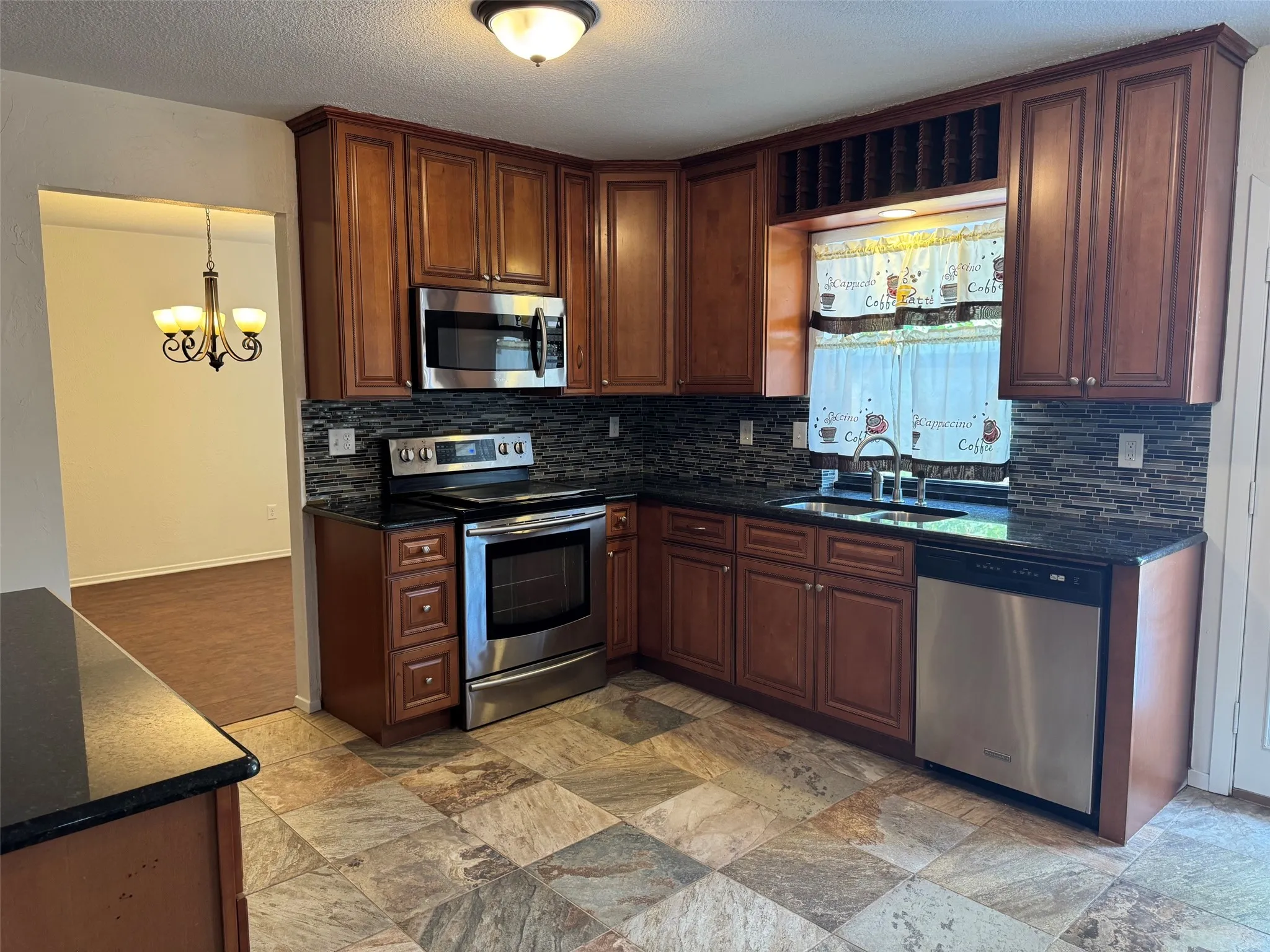 Single Family Residence For Rent in Denton County , 3731 Spring Meadow Lane, Flower Mound, Texas 75028, 4 Bedroom, 3 Bathroom, 2 Garage spaces, 2,330 Sqft, built in 1980, mls#21397466, Real Estate Agent in Flower Mound, Homes For Rent in Denton county, Homes For Rent in Flower Mound, Realtor in Flower Mound Texas, Real Estate Brokerage Independent Realty Texas, Luminita Cordes Realtor