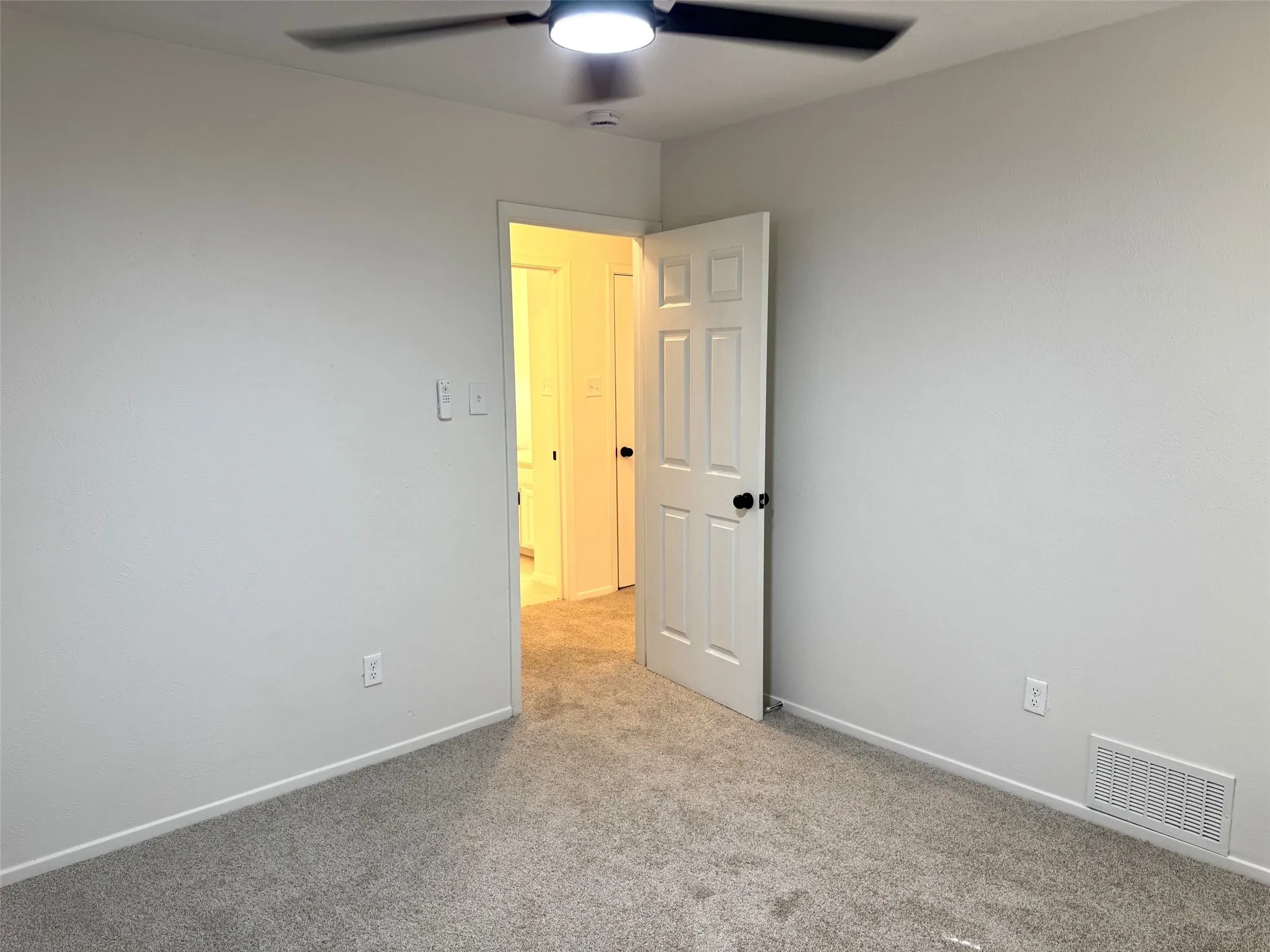 Single Family Residence For Rent in Denton County , 3731 Spring Meadow Lane, Flower Mound, Texas 75028, 4 Bedroom, 3 Bathroom, 2 Garage spaces, 2,330 Sqft, built in 1980, mls#21397466, Real Estate Agent in Flower Mound, Homes For Rent in Denton county, Homes For Rent in Flower Mound, Realtor in Flower Mound Texas, Real Estate Brokerage Independent Realty Texas, Luminita Cordes Realtor