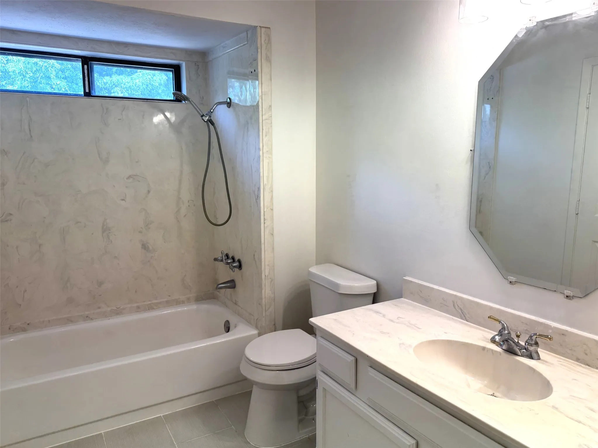 Single Family Residence For Rent in Denton County , 3731 Spring Meadow Lane, Flower Mound, Texas 75028, 4 Bedroom, 3 Bathroom, 2 Garage spaces, 2,330 Sqft, built in 1980, mls#21397466, Real Estate Agent in Flower Mound, Homes For Rent in Denton county, Homes For Rent in Flower Mound, Realtor in Flower Mound Texas, Real Estate Brokerage Independent Realty Texas, Luminita Cordes Realtor