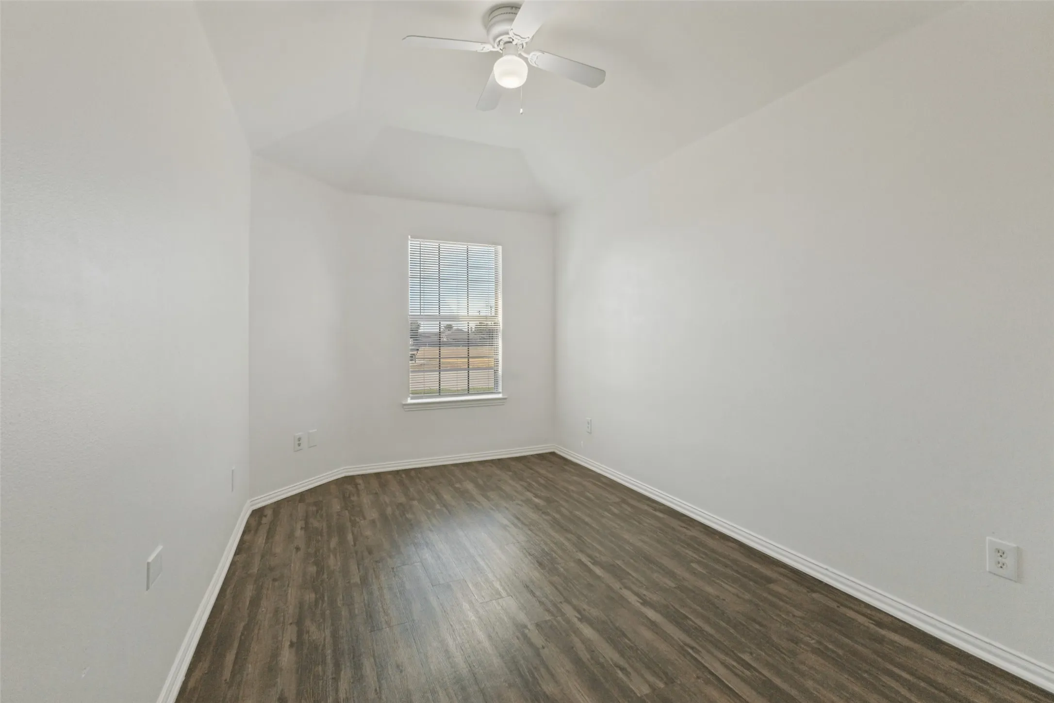Duplex For Rent in Collin County , 252 Wyndham Meadows Way, Wylie, Texas 75098, 3 Bedroom, 2 Bathroom, 1 Garage spaces, 1,273 Sqft, built in 2004, mls#21397962, Real Estate Agent in Wylie, Homes For Rent in Collin county, Homes For Rent in Wylie, Realtor in Wylie Texas, Real Estate Brokerage Independent Realty Texas, Luminita Cordes Realtor