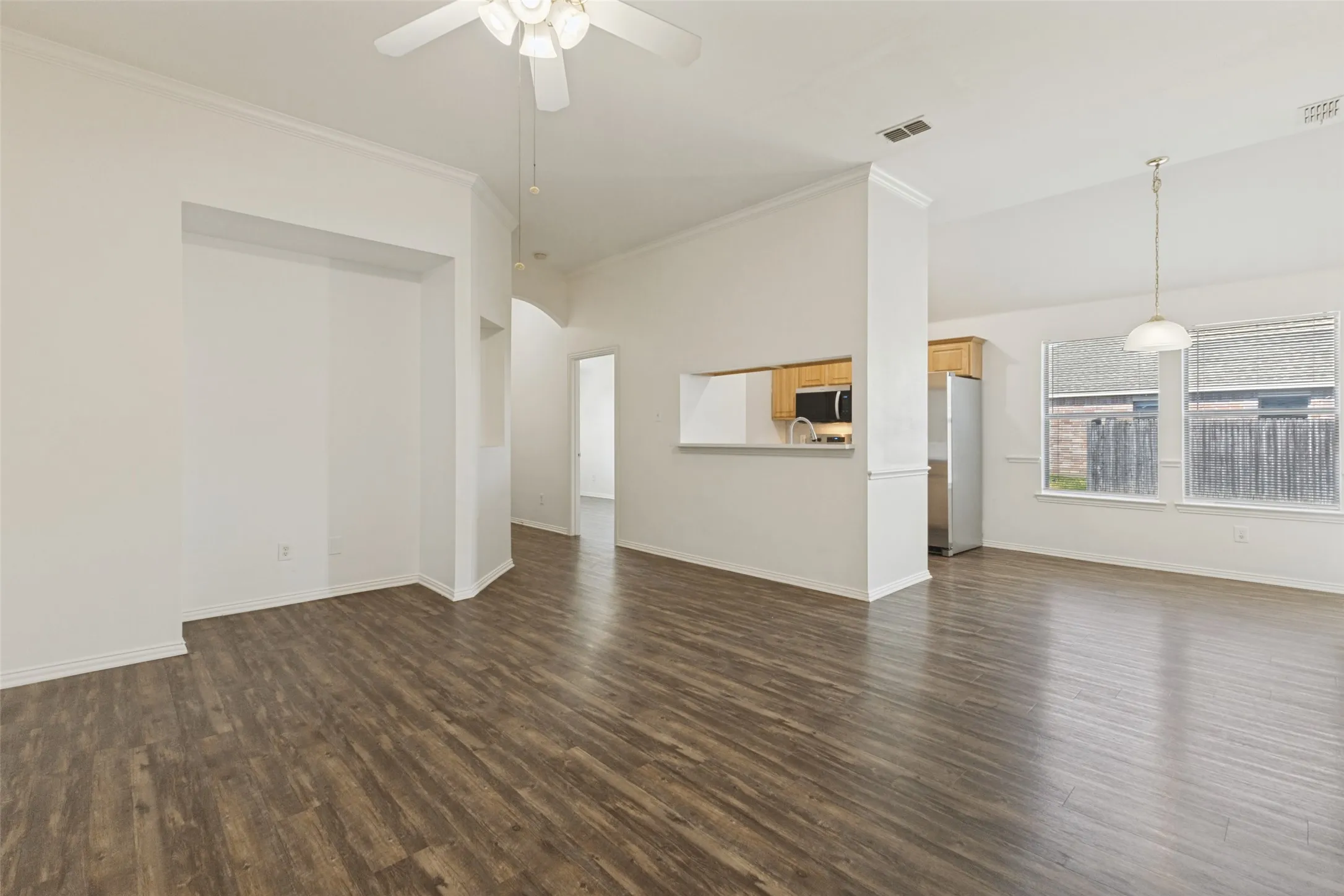 Duplex For Rent in Collin County , 252 Wyndham Meadows Way, Wylie, Texas 75098, 3 Bedroom, 2 Bathroom, 1 Garage spaces, 1,273 Sqft, built in 2004, mls#21397962, Real Estate Agent in Wylie, Homes For Rent in Collin county, Homes For Rent in Wylie, Realtor in Wylie Texas, Real Estate Brokerage Independent Realty Texas, Luminita Cordes Realtor