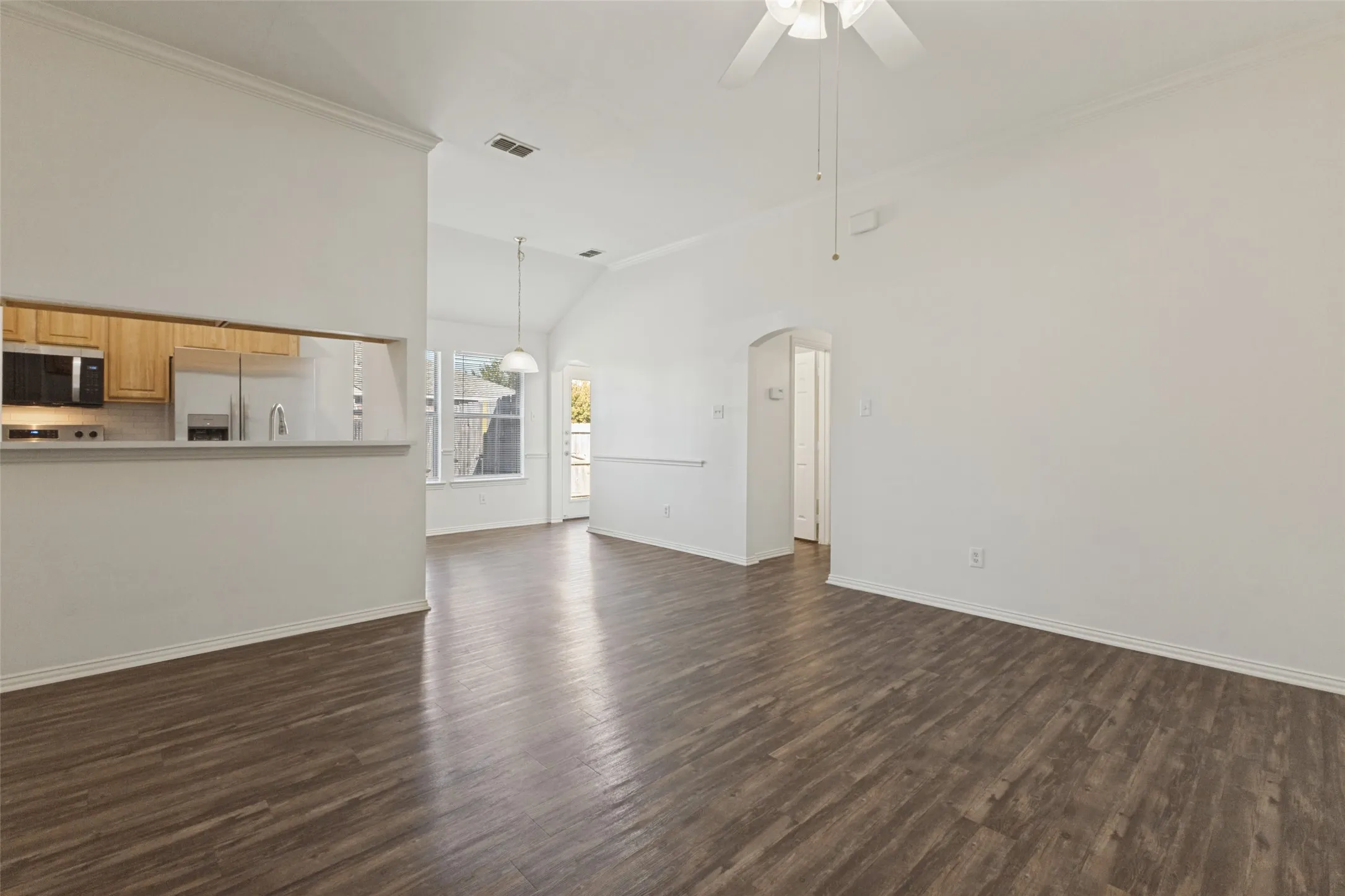 Duplex For Rent in Collin County , 252 Wyndham Meadows Way, Wylie, Texas 75098, 3 Bedroom, 2 Bathroom, 1 Garage spaces, 1,273 Sqft, built in 2004, mls#21397962, Real Estate Agent in Wylie, Homes For Rent in Collin county, Homes For Rent in Wylie, Realtor in Wylie Texas, Real Estate Brokerage Independent Realty Texas, Luminita Cordes Realtor