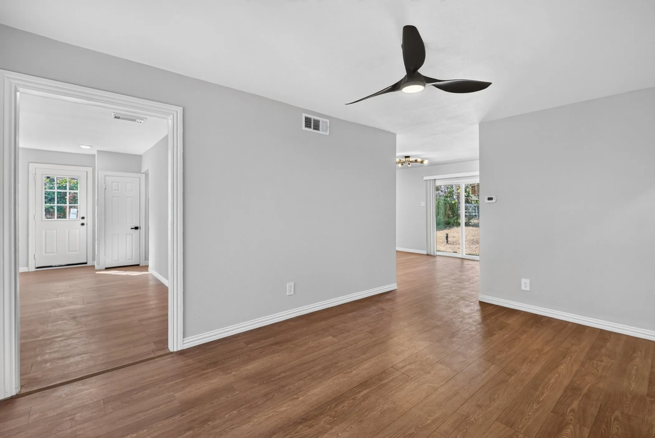 Single Family Residence For Sale in Dallas County , 607 Edgedale Drive, Dallas, Texas 75232, 4 Bedroom, 2 Bathroom, Garage spaces, 1,634 Sqft, built in 1963, mls#21397816, Real Estate Agent in Dallas, Homes For Sale in Dallas county, Homes For Sale in Dallas, Realtor in Dallas Texas, Real Estate Brokerage Independent Realty Texas, Luminita Cordes Realtor