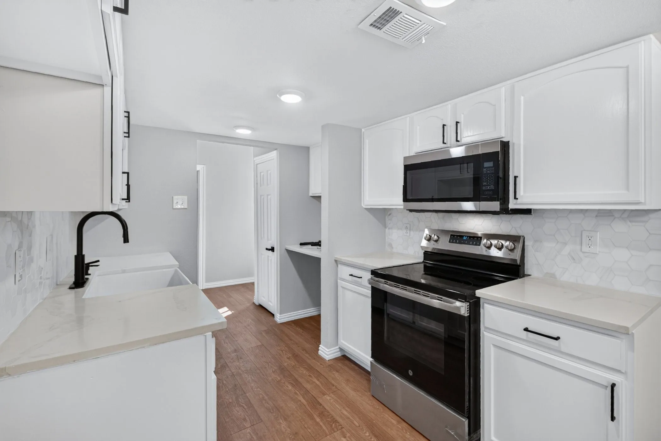 Single Family Residence For Sale in Dallas County , 607 Edgedale Drive, Dallas, Texas 75232, 4 Bedroom, 2 Bathroom, Garage spaces, 1,634 Sqft, built in 1963, mls#21397816, Real Estate Agent in Dallas, Homes For Sale in Dallas county, Homes For Sale in Dallas, Realtor in Dallas Texas, Real Estate Brokerage Independent Realty Texas, Luminita Cordes Realtor