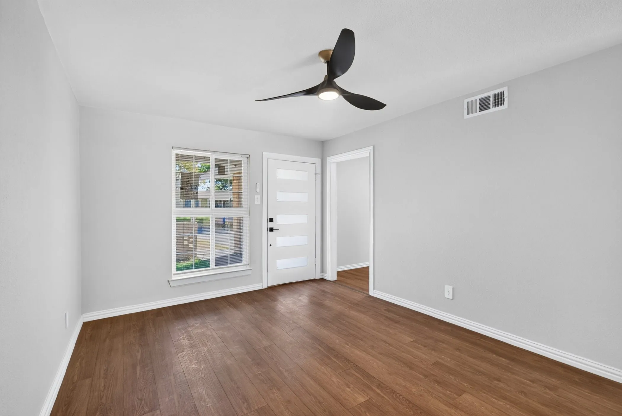 Single Family Residence For Sale in Dallas County , 607 Edgedale Drive, Dallas, Texas 75232, 4 Bedroom, 2 Bathroom, Garage spaces, 1,634 Sqft, built in 1963, mls#21397816, Real Estate Agent in Dallas, Homes For Sale in Dallas county, Homes For Sale in Dallas, Realtor in Dallas Texas, Real Estate Brokerage Independent Realty Texas, Luminita Cordes Realtor